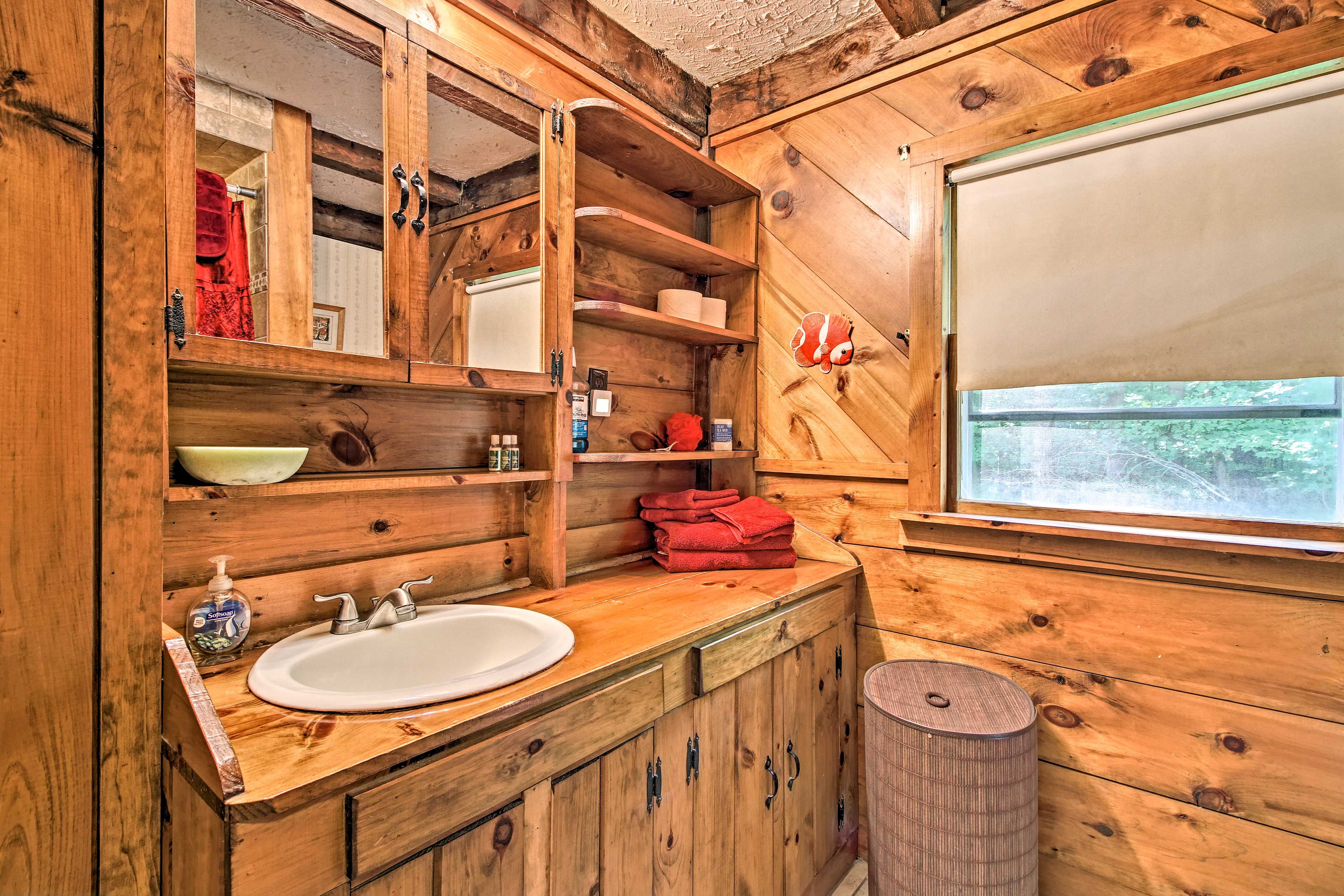 En-Suite Bathroom | Towels Provided
