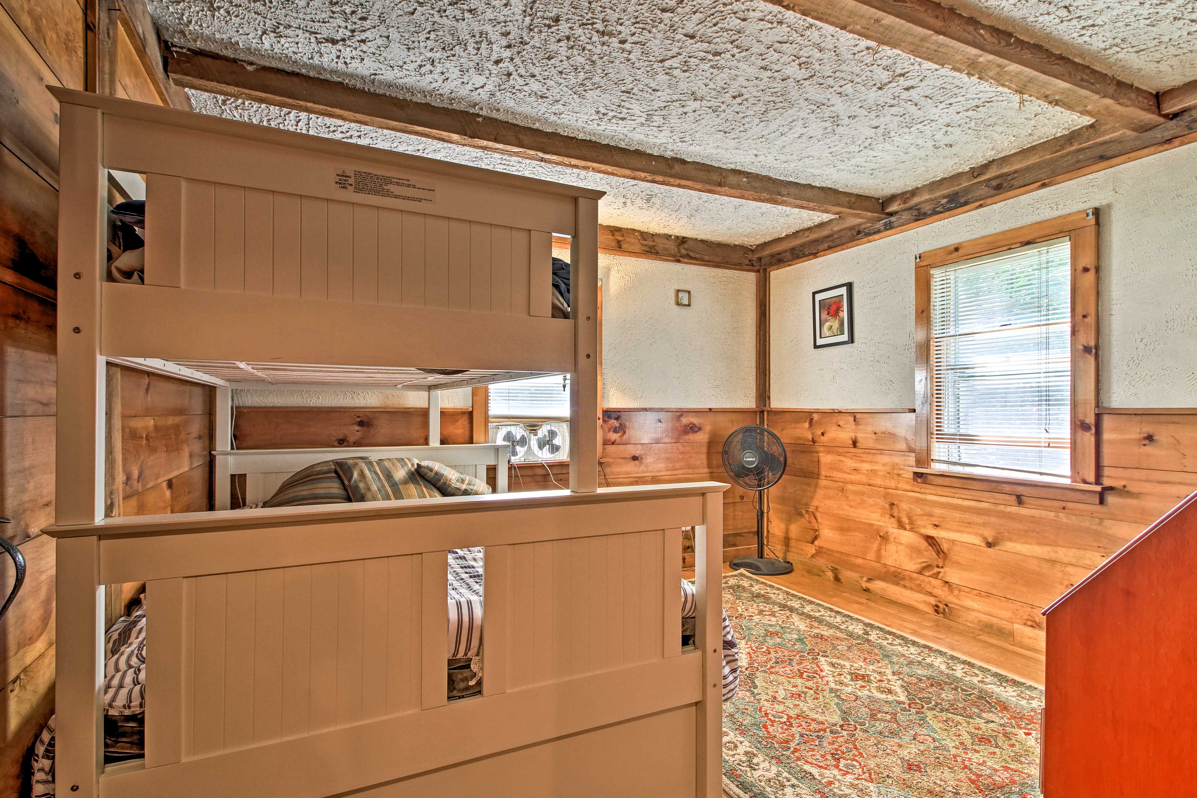 Bedroom 2 | Twin/Full Bunk Bed | Linens Provided