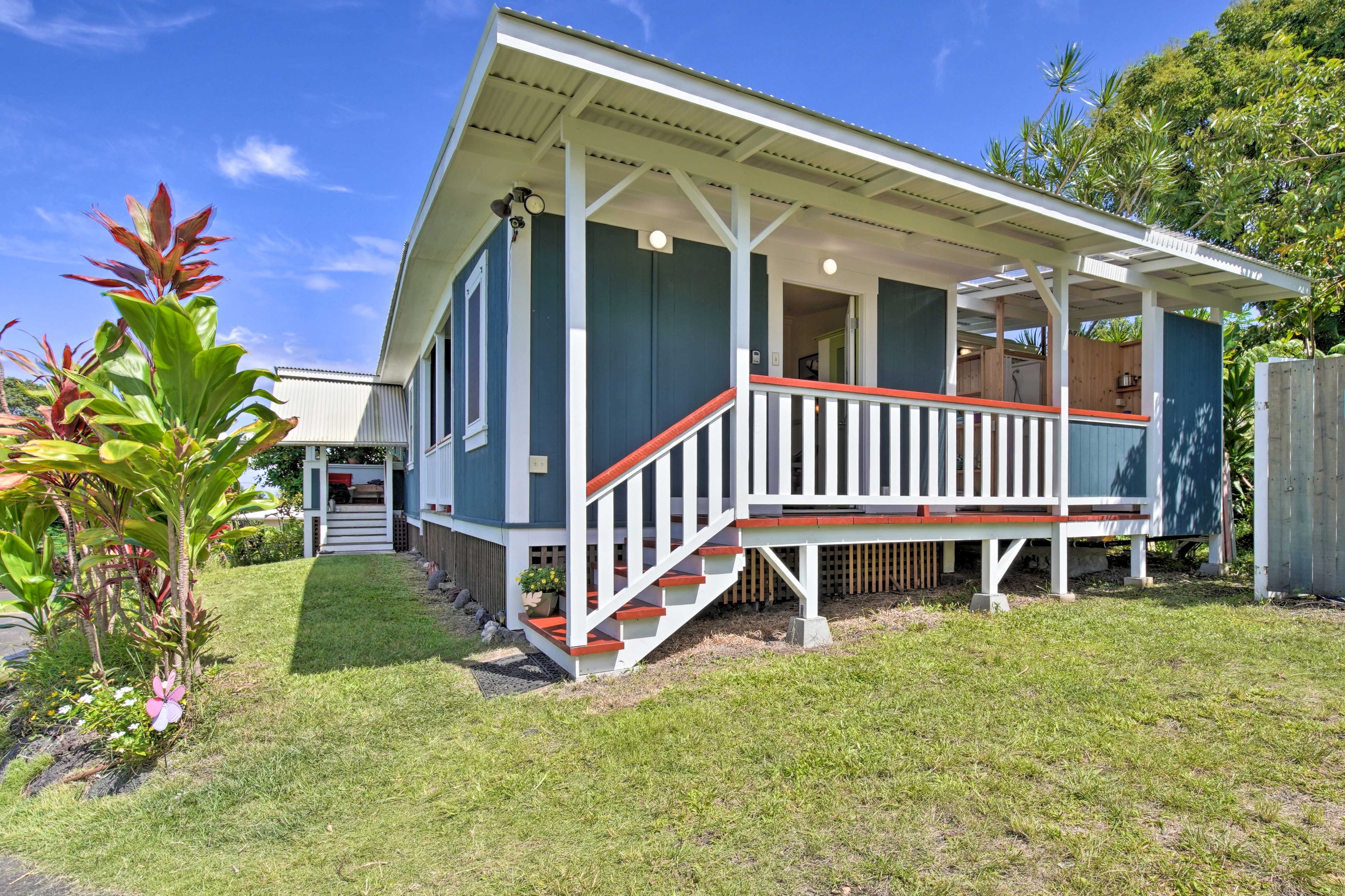 Unit Exterior | Homeowners Live On-Site