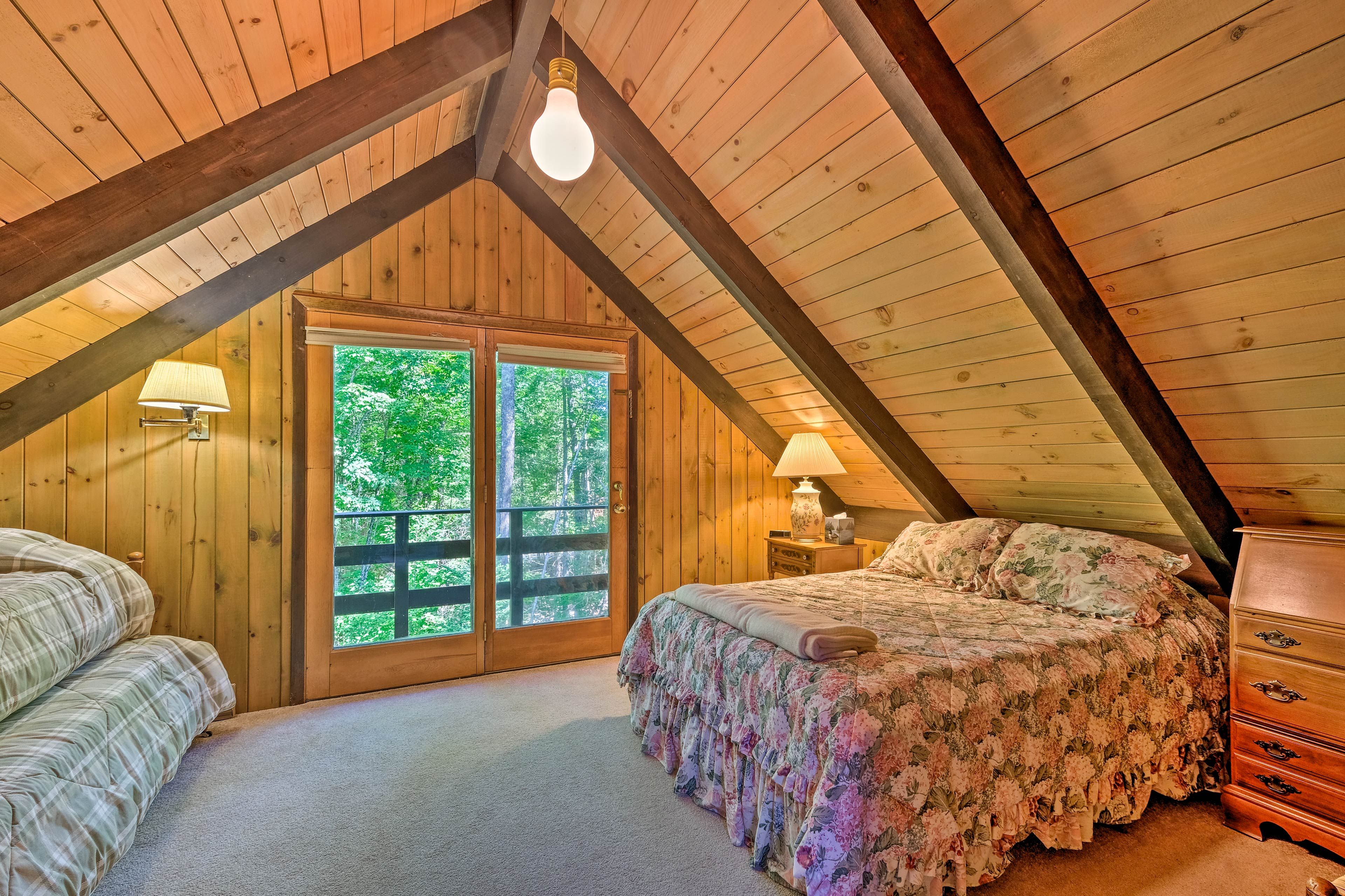 Bedroom 4 | Queen Bed