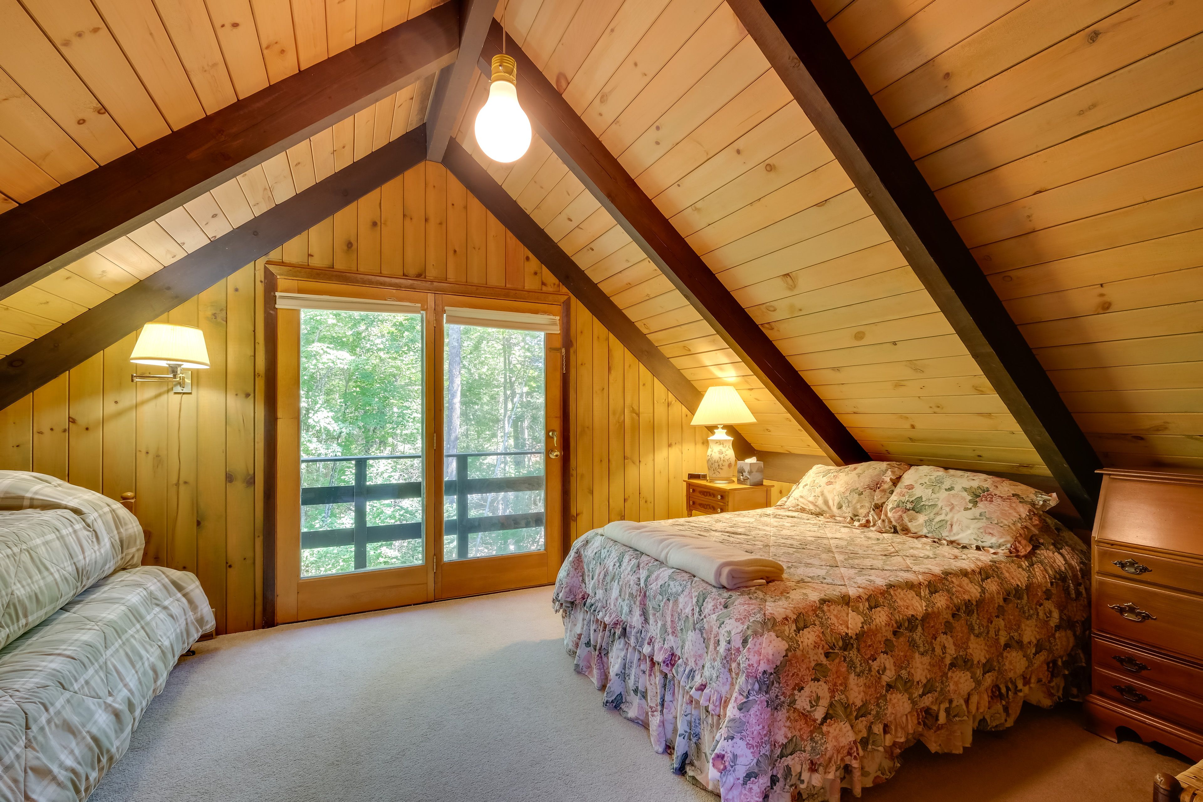 Bedroom 4 | Queen Bed