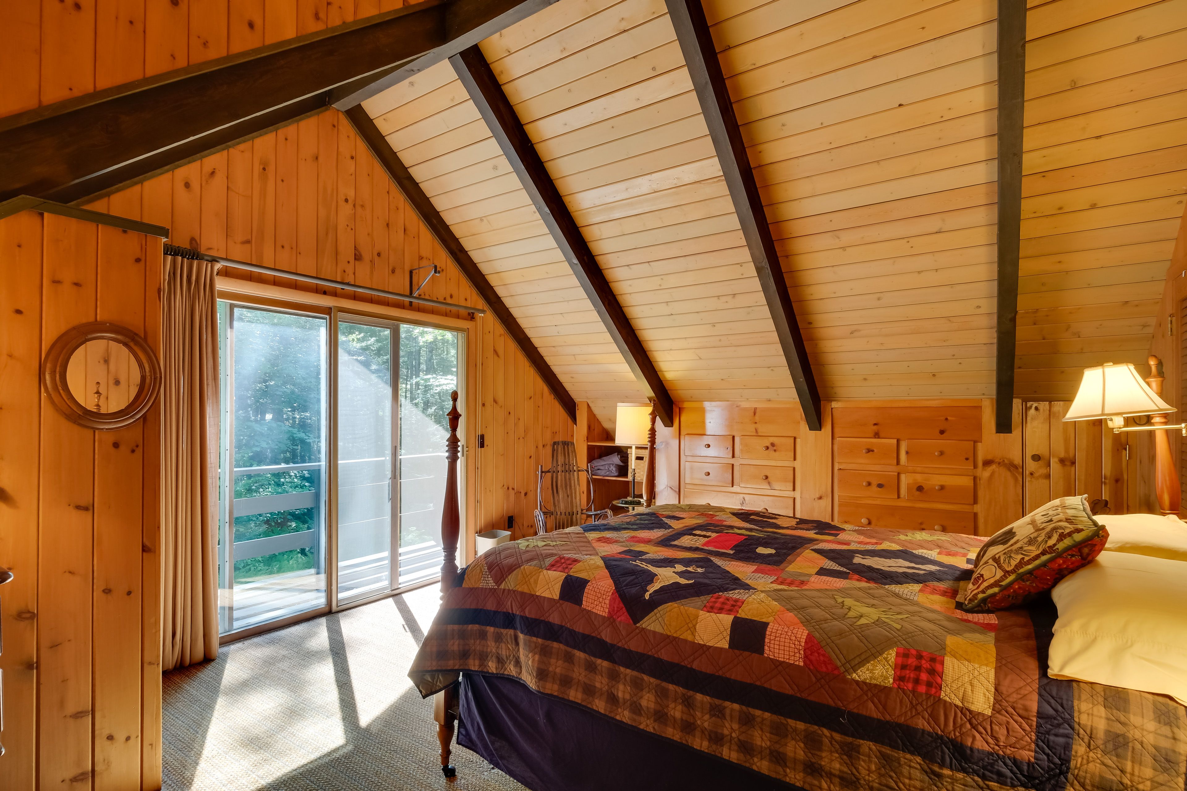 Bedroom 2 | Queen Bed
