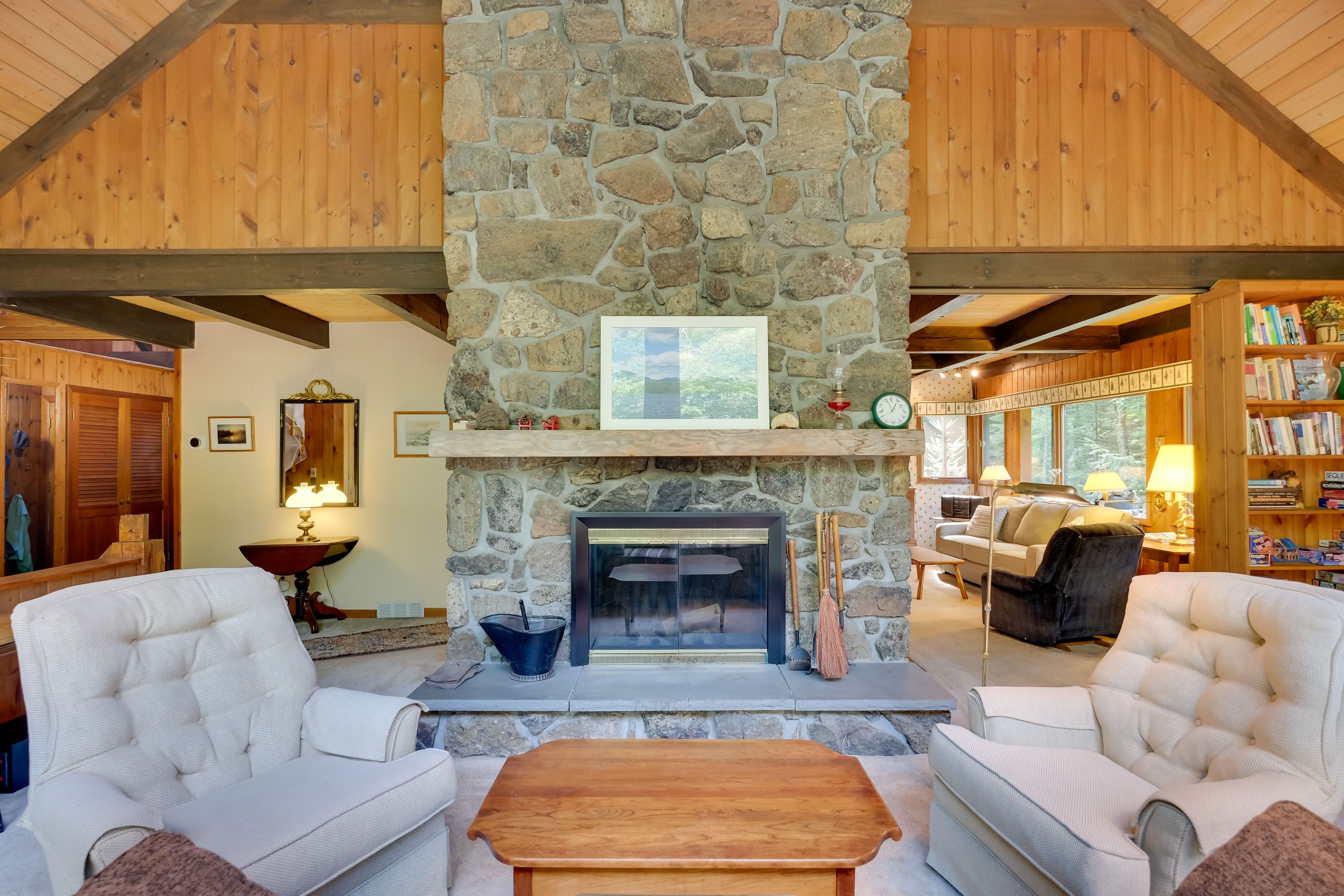 Living Room | Free WiFi | A/C | Central Heat
