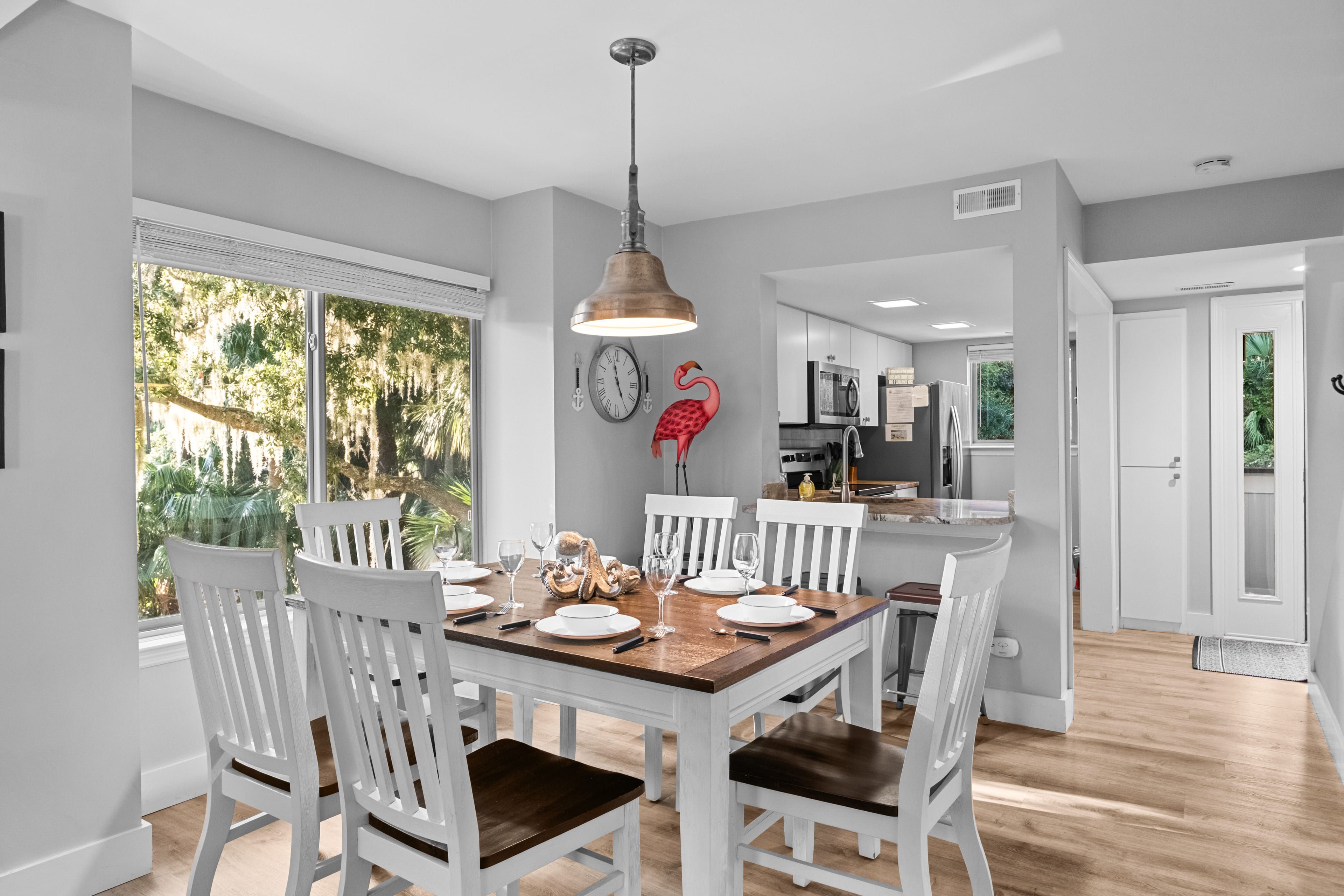 Interior | Dining Area