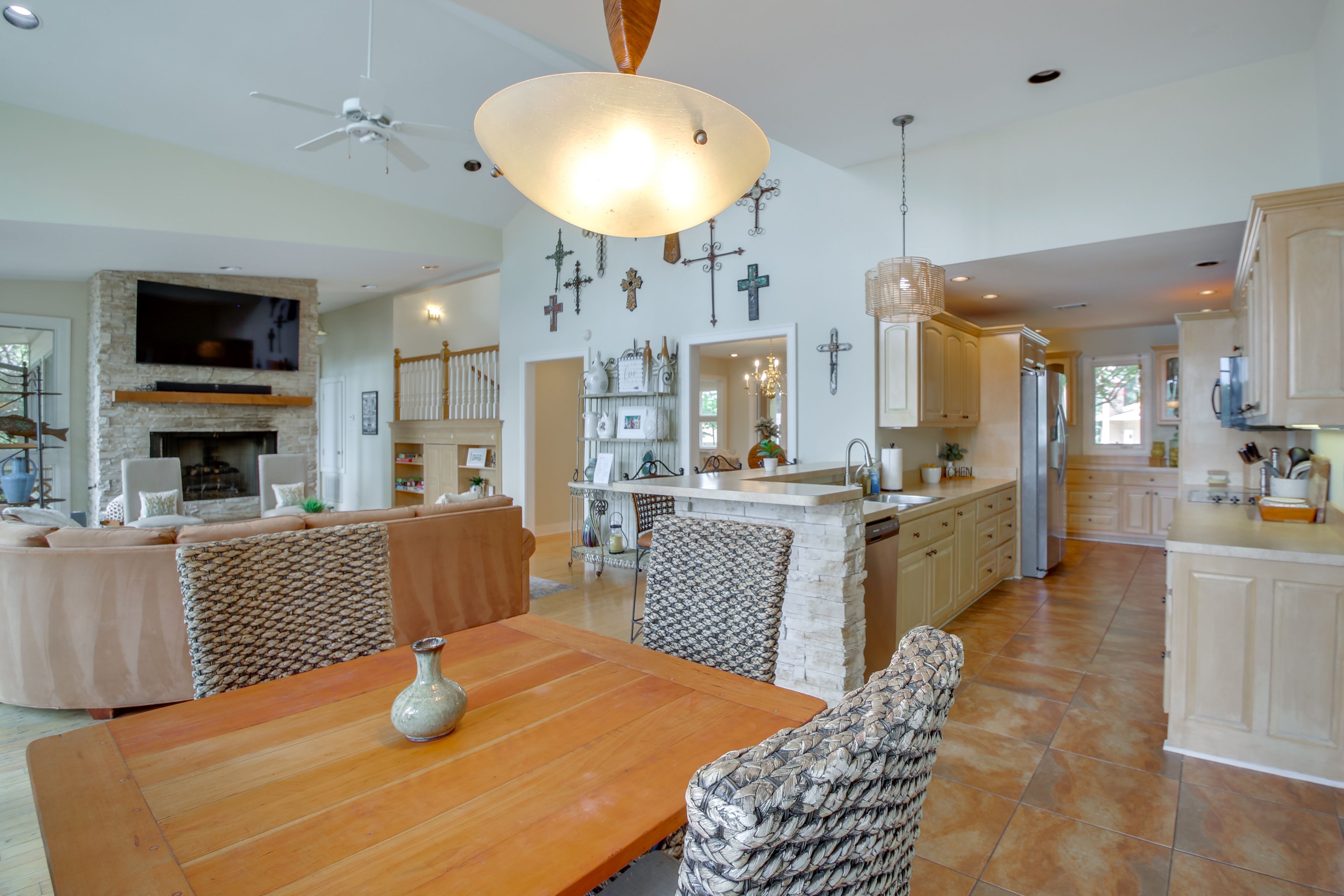 Kitchen Table | 1st Floor