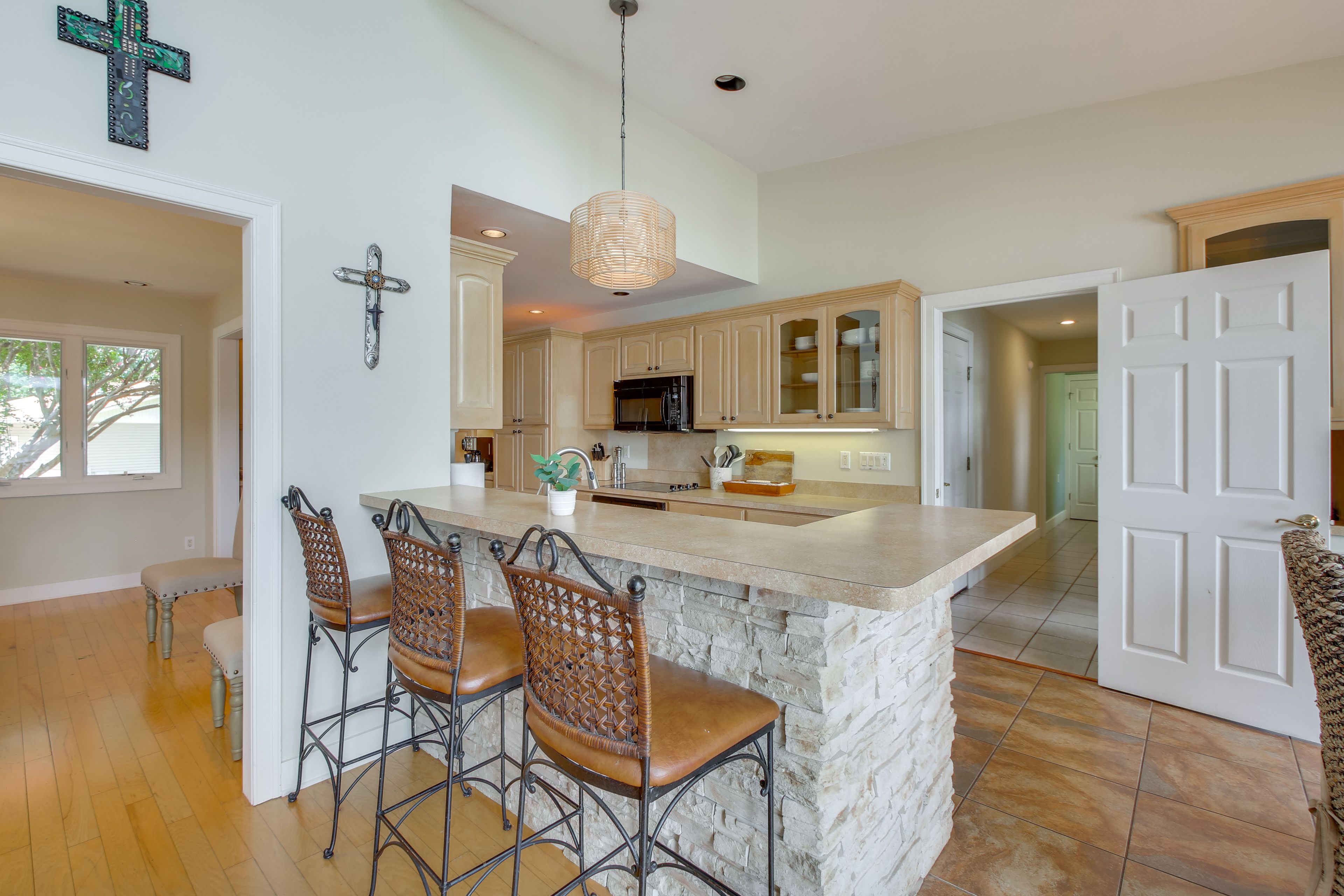Kitchen | 1st Floor | Blender | Coffee Maker | Cooking Basics | Spices