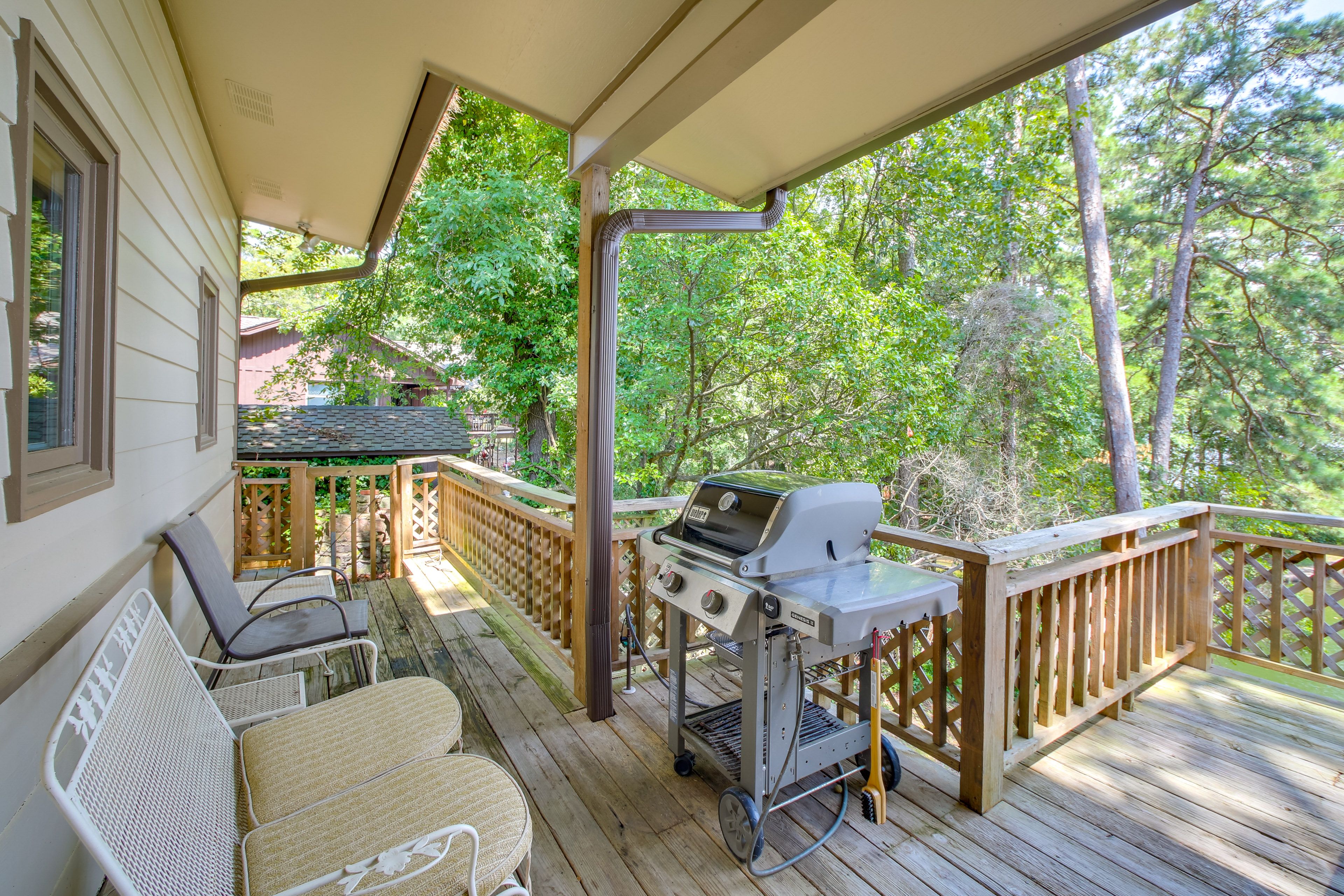 Covered Deck | Gas Grill