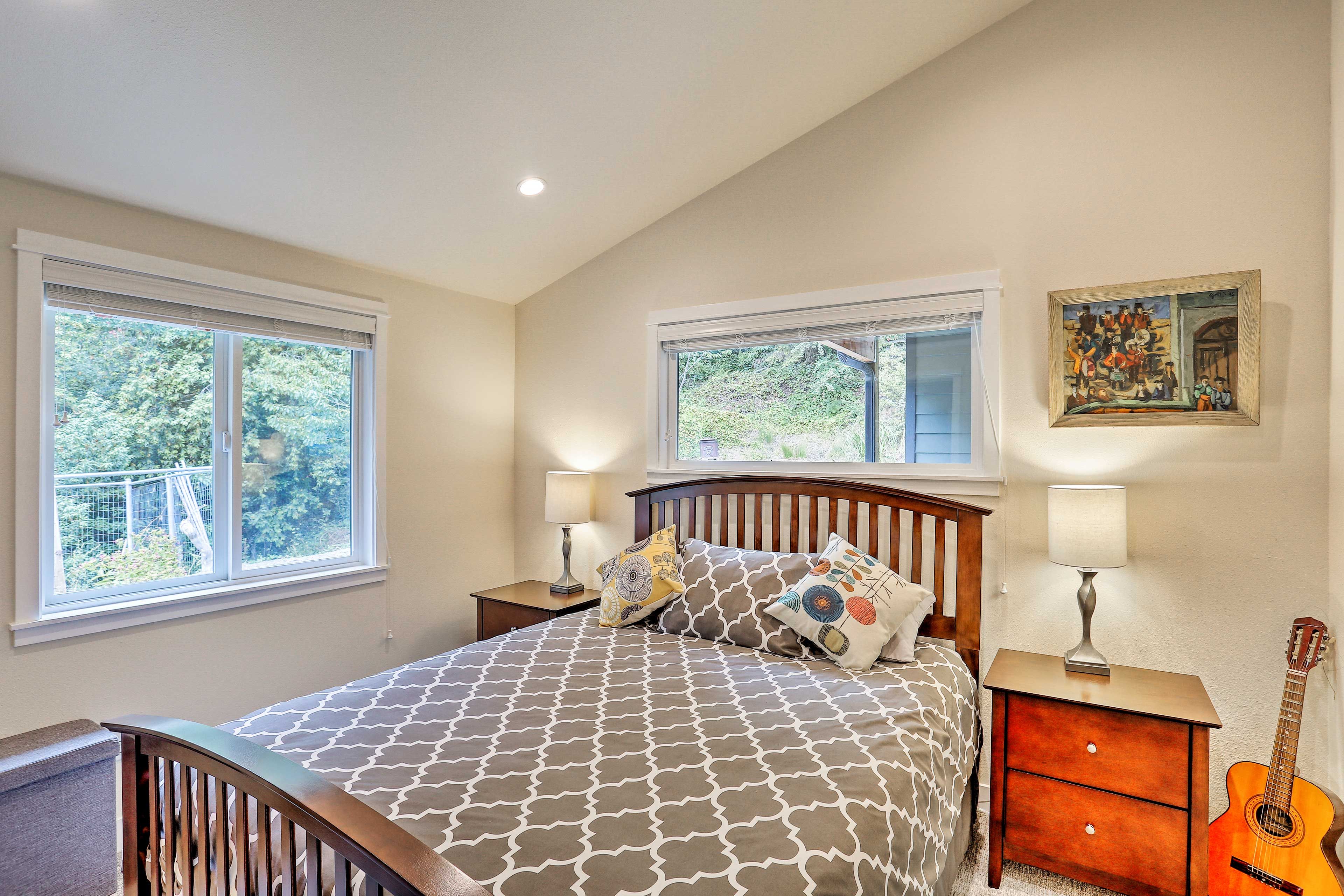 Bedroom 3 | Queen Bed