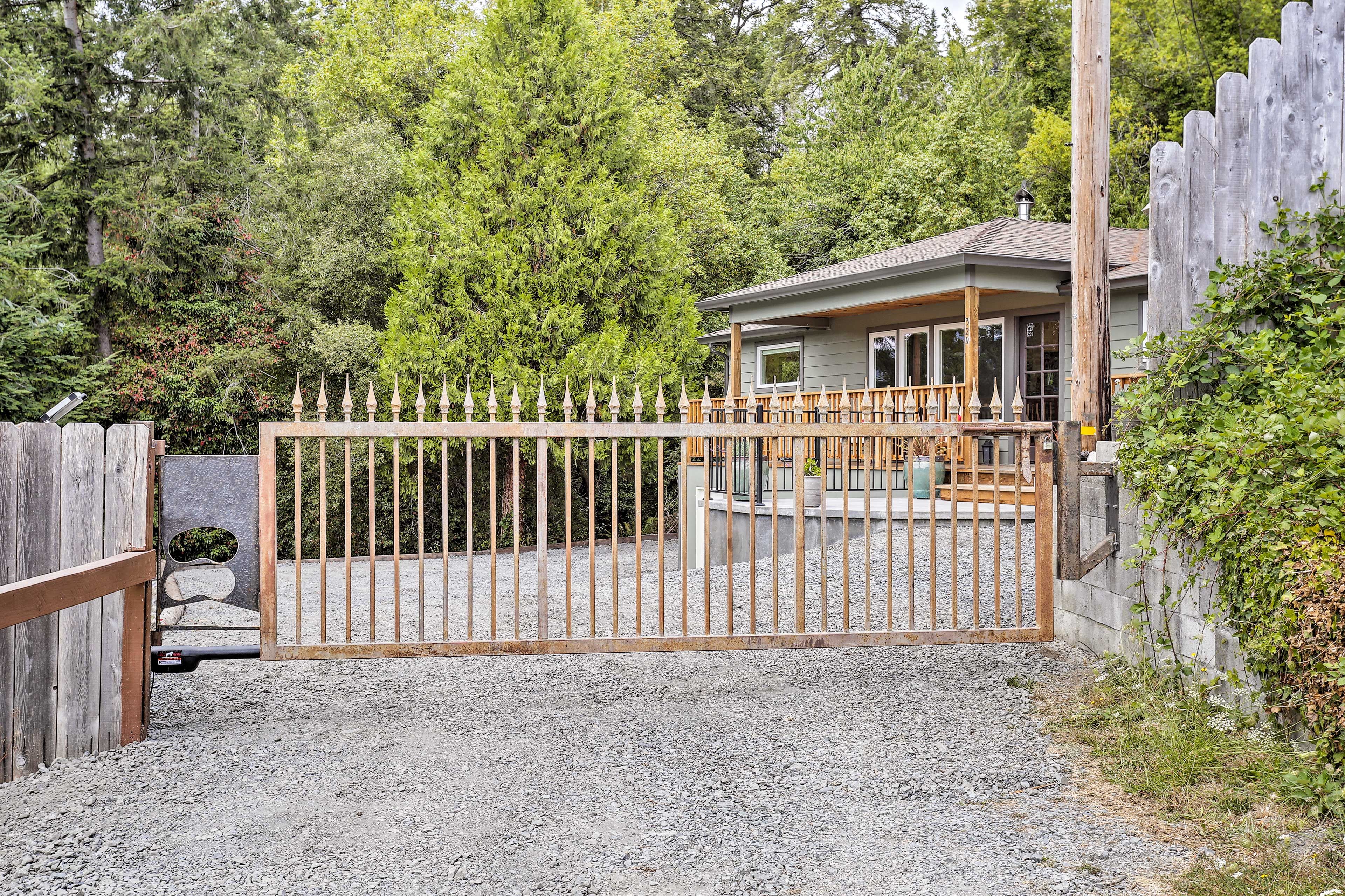 Gate