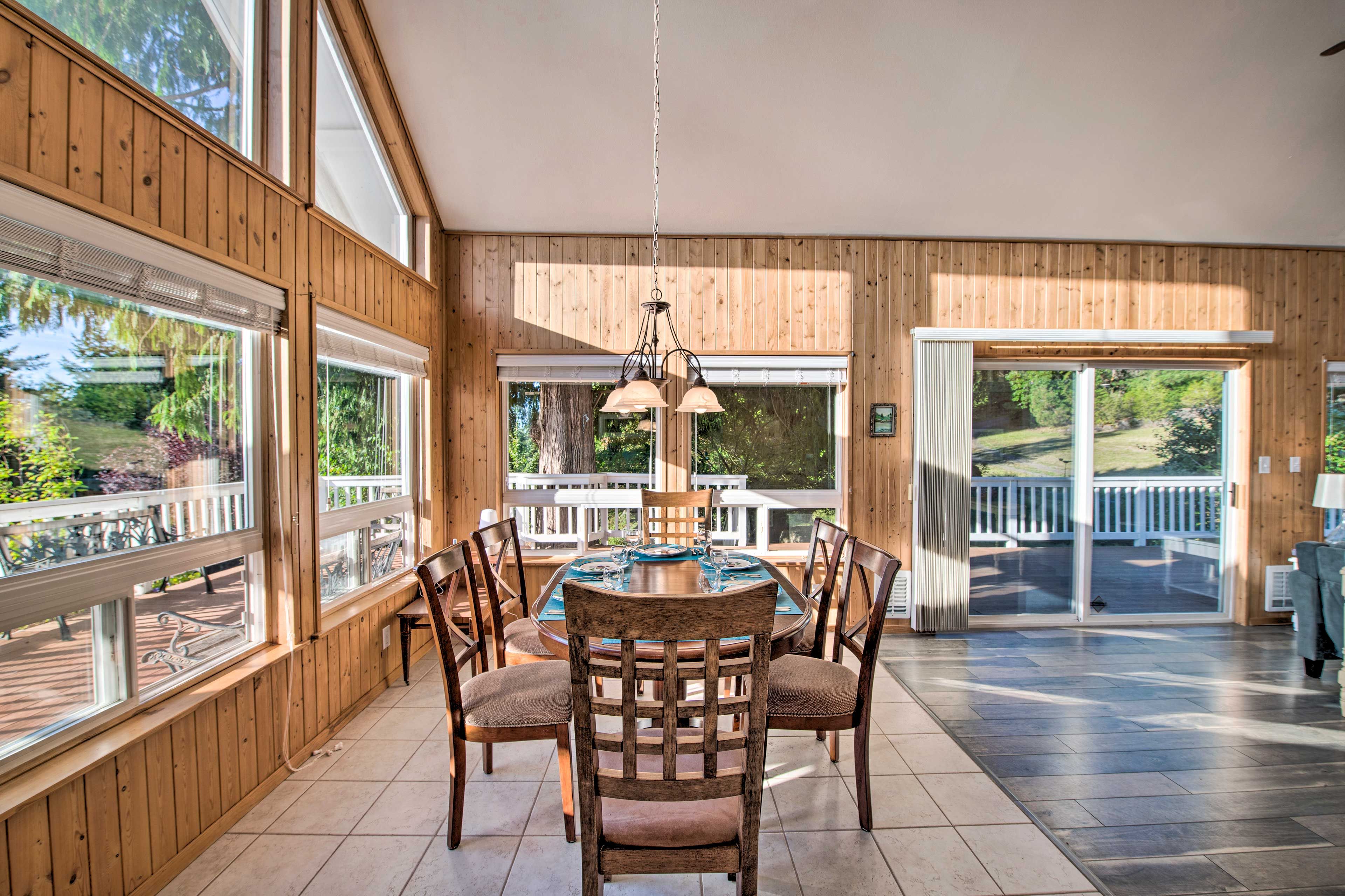Dining Area | Dishware & Flatware