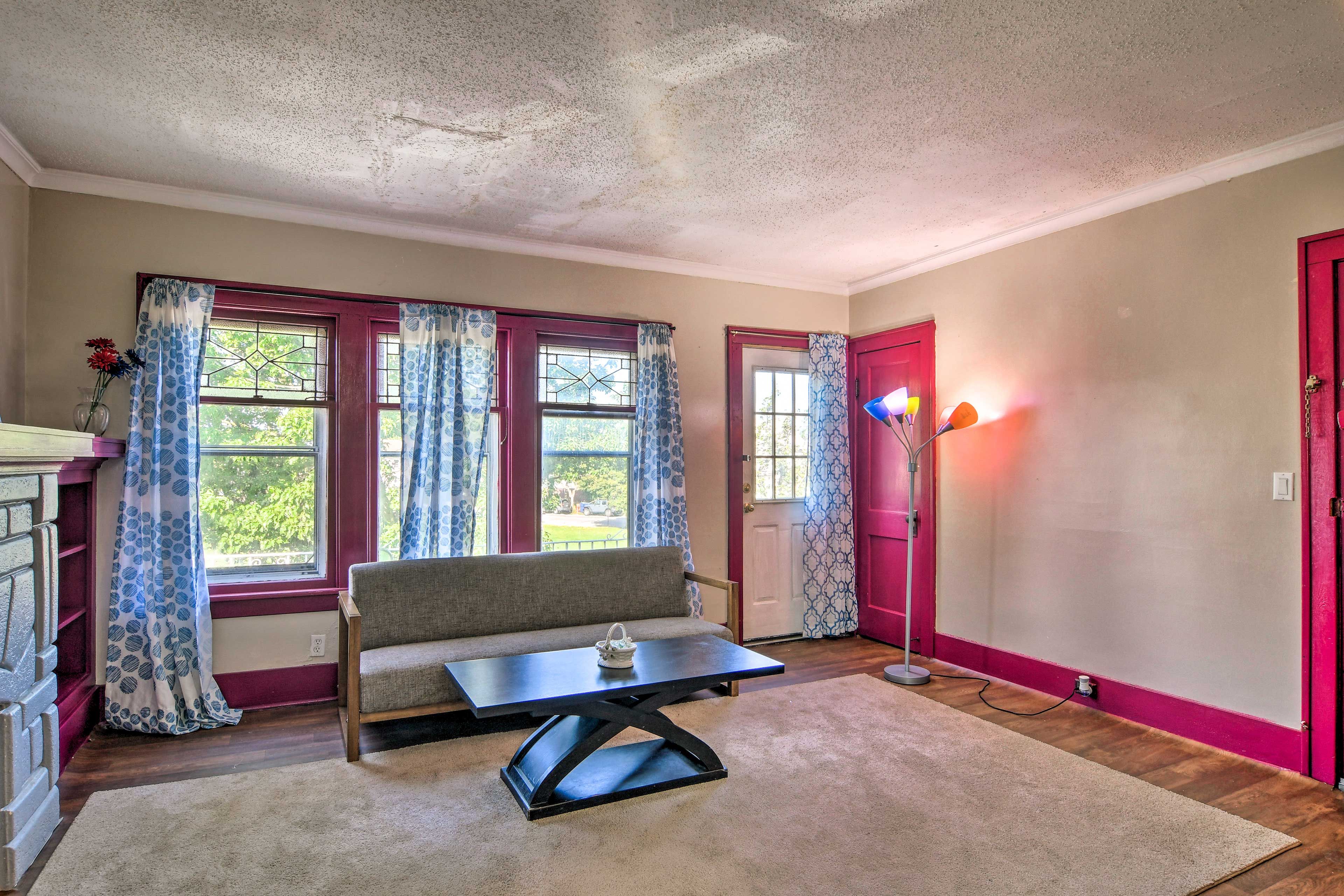 Living Room | Free WiFi