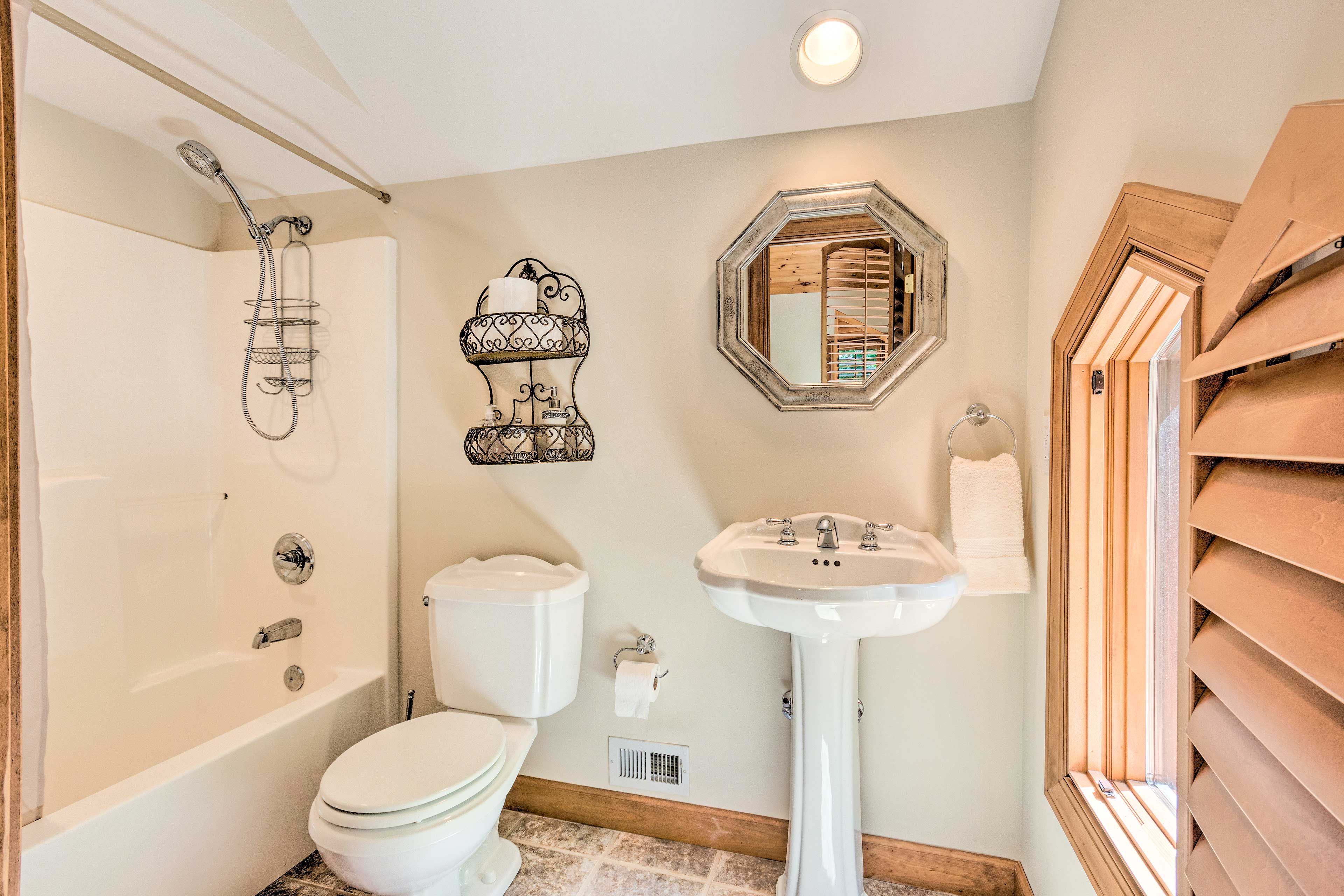 Full Bathroom | Loft | Stairs Required