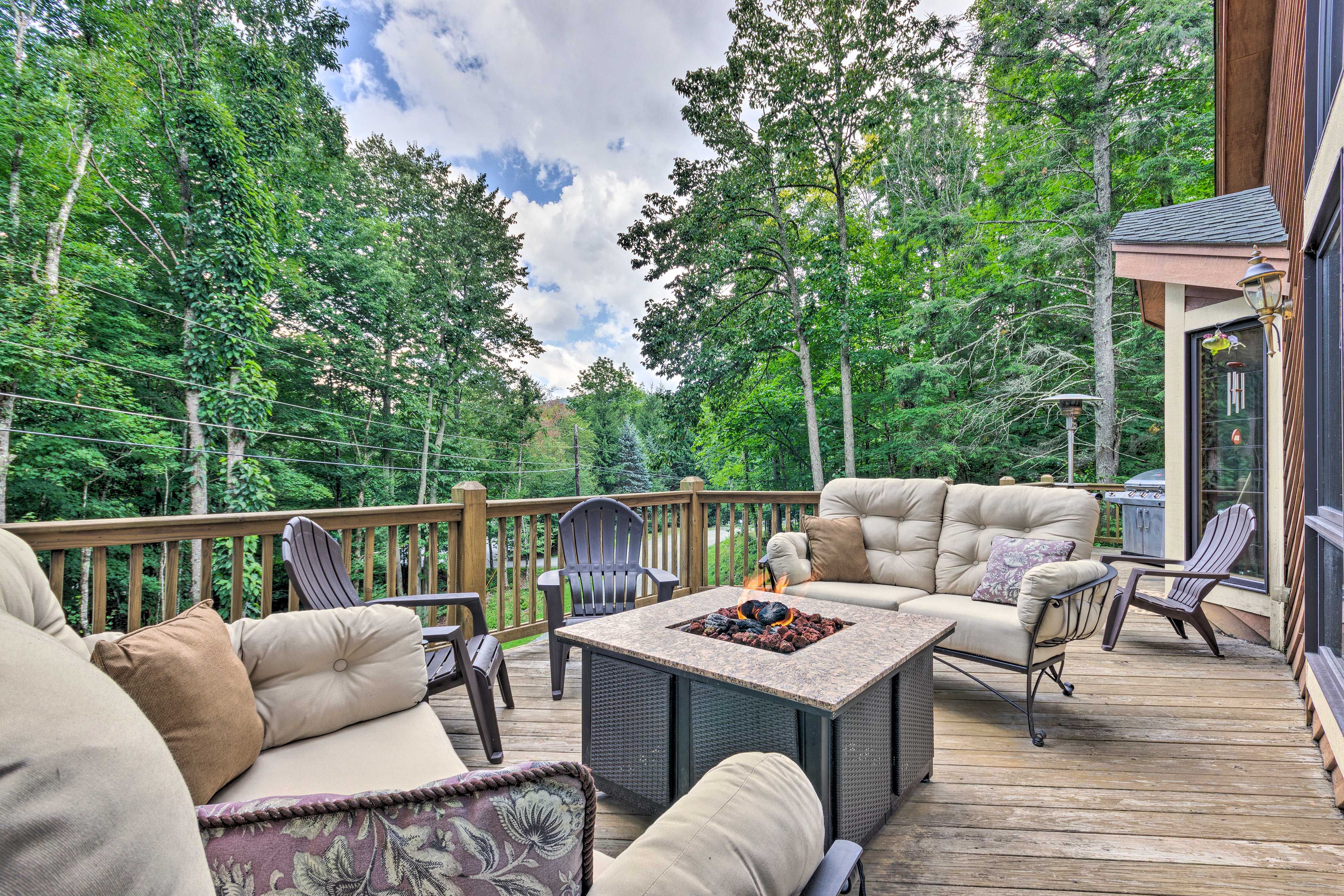 Beech Mountain Vacation Rental | 3BR | 3BA | 2,622 Sq Ft | Step-Free Access