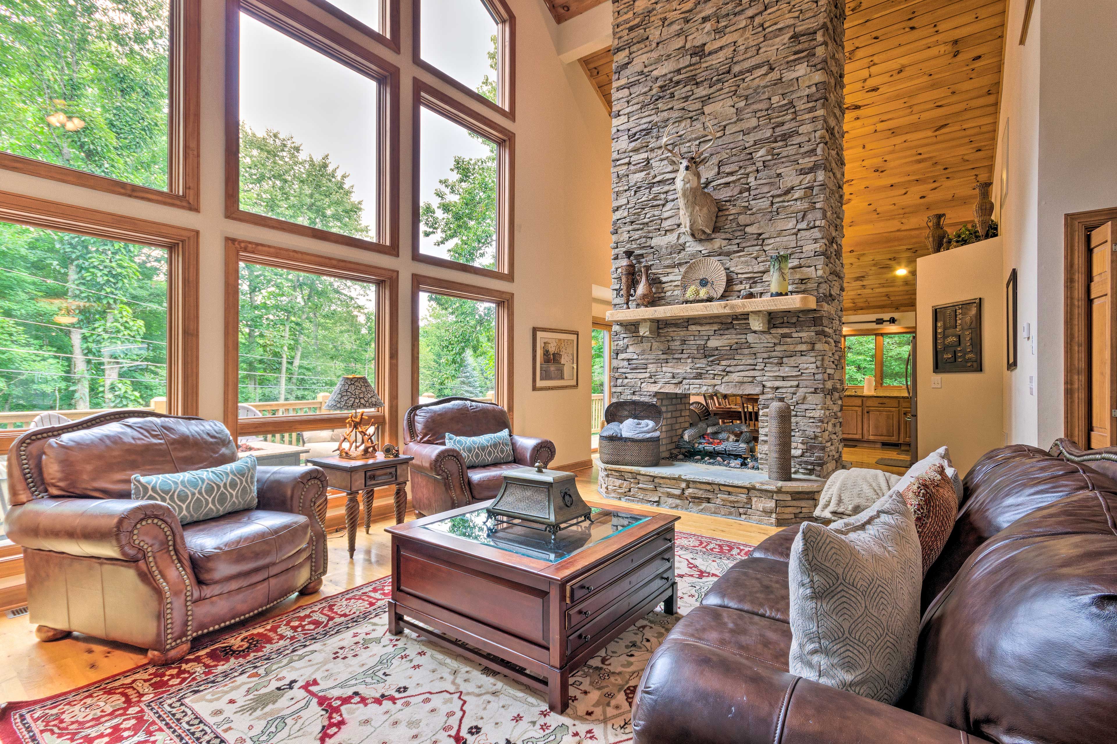 Living Room | Gas Fireplace | Free WiFi