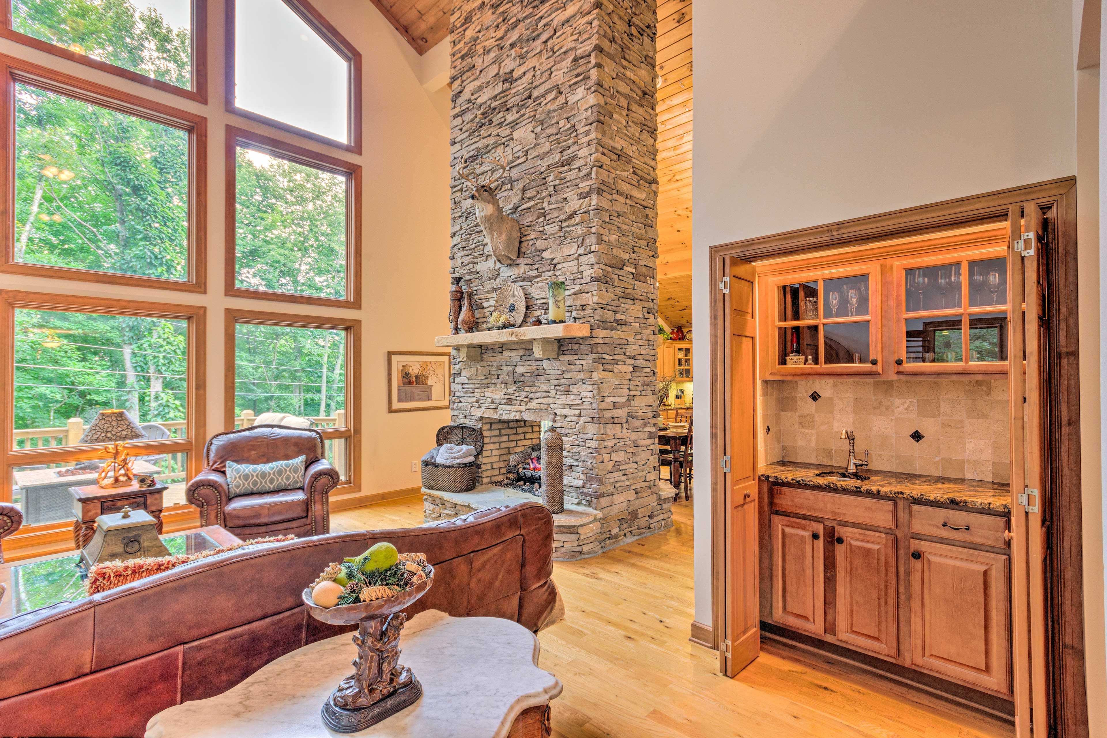 Living Room | Wet Bar