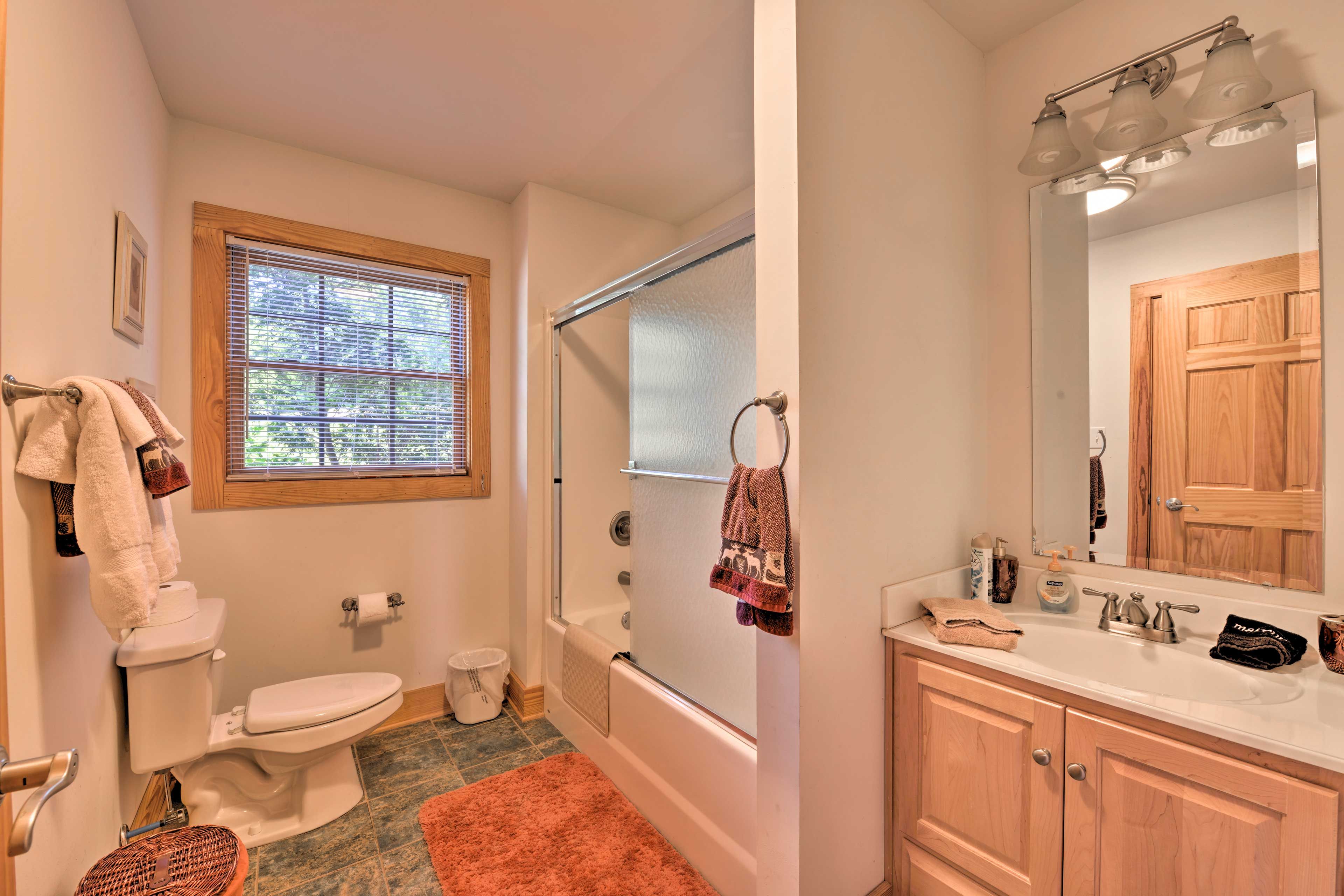 En-Suite Bathroom | Towels Provided