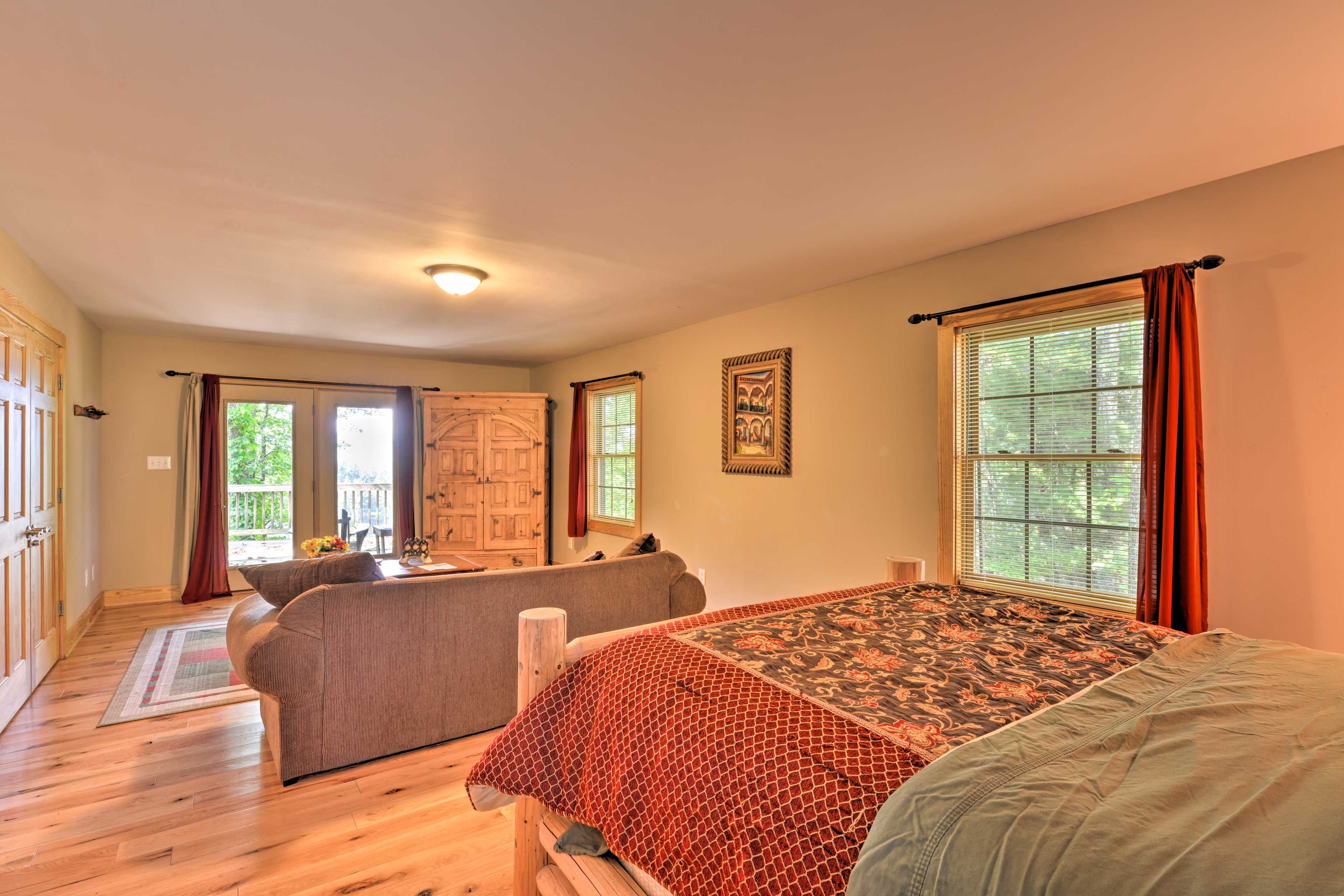 Bedroom 1 | Sitting Area | Deck Access