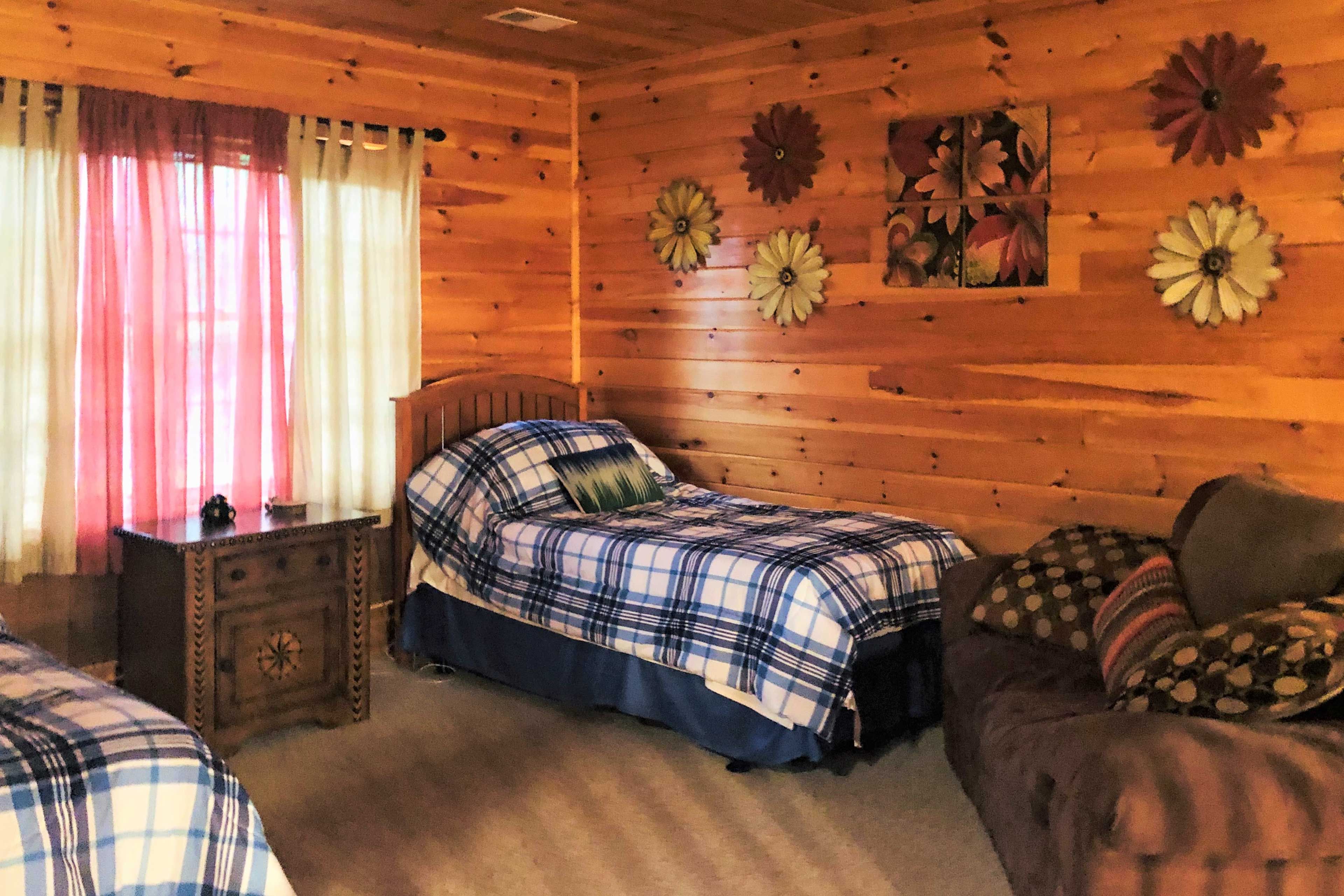 Bedroom 4 | 2 Twin Beds