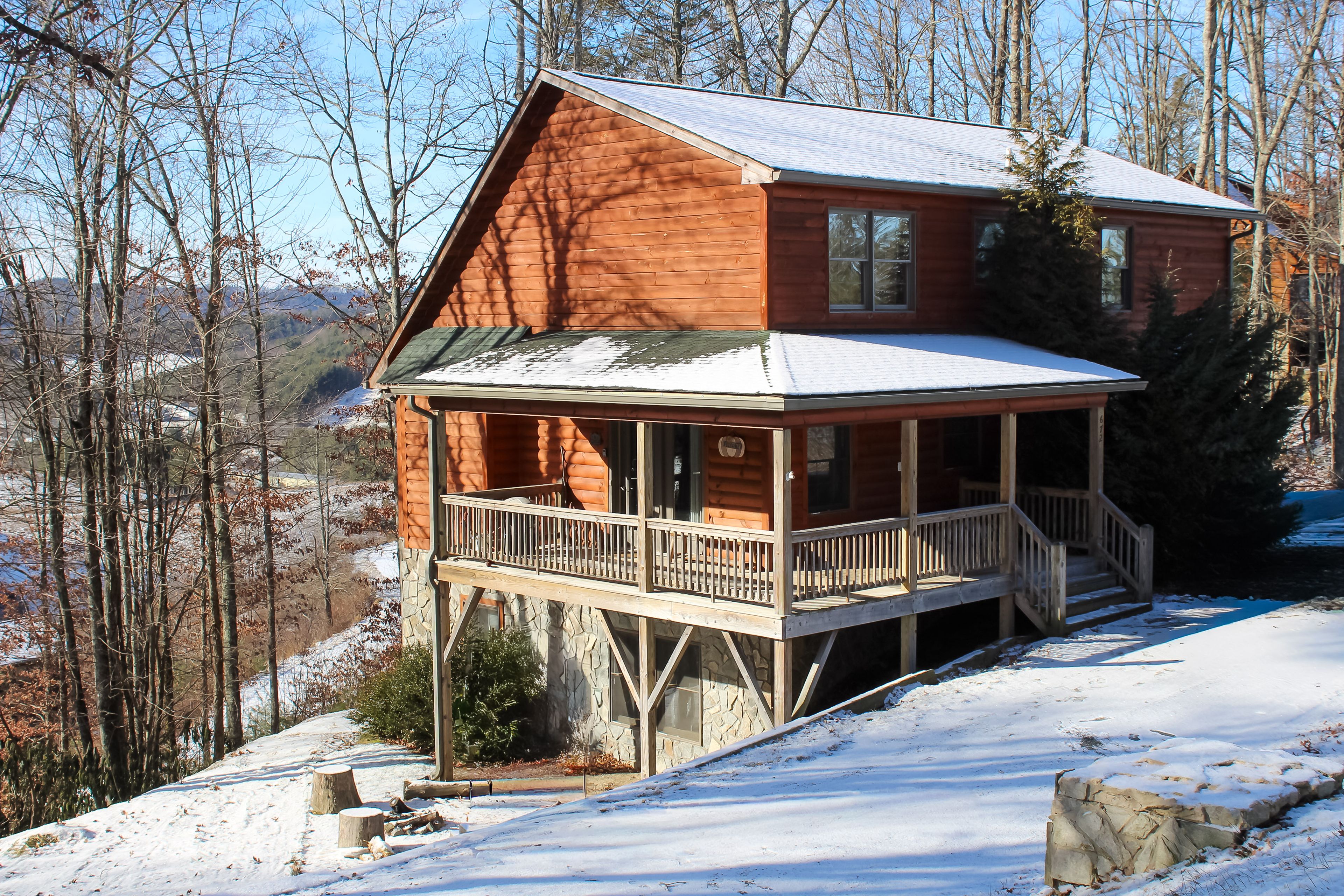 Fleetwood Vacation Rental Cabin | 4BR | 3.5BA | Stairs Required
