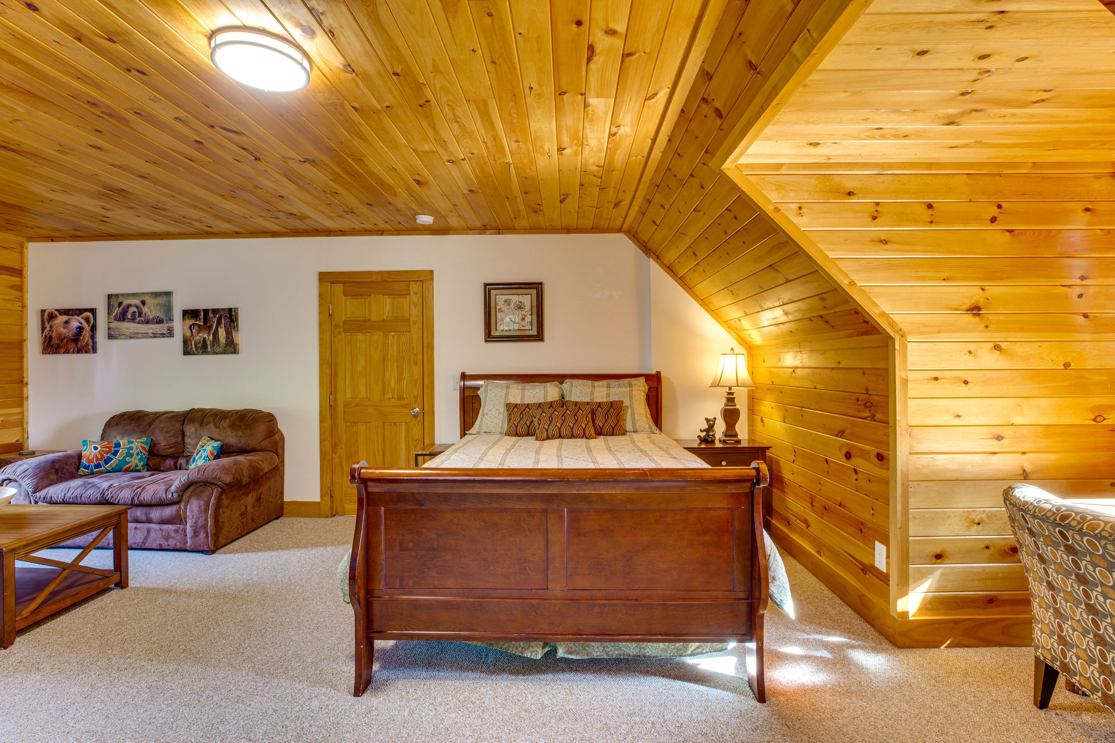 Bedroom 2 | Queen Bed