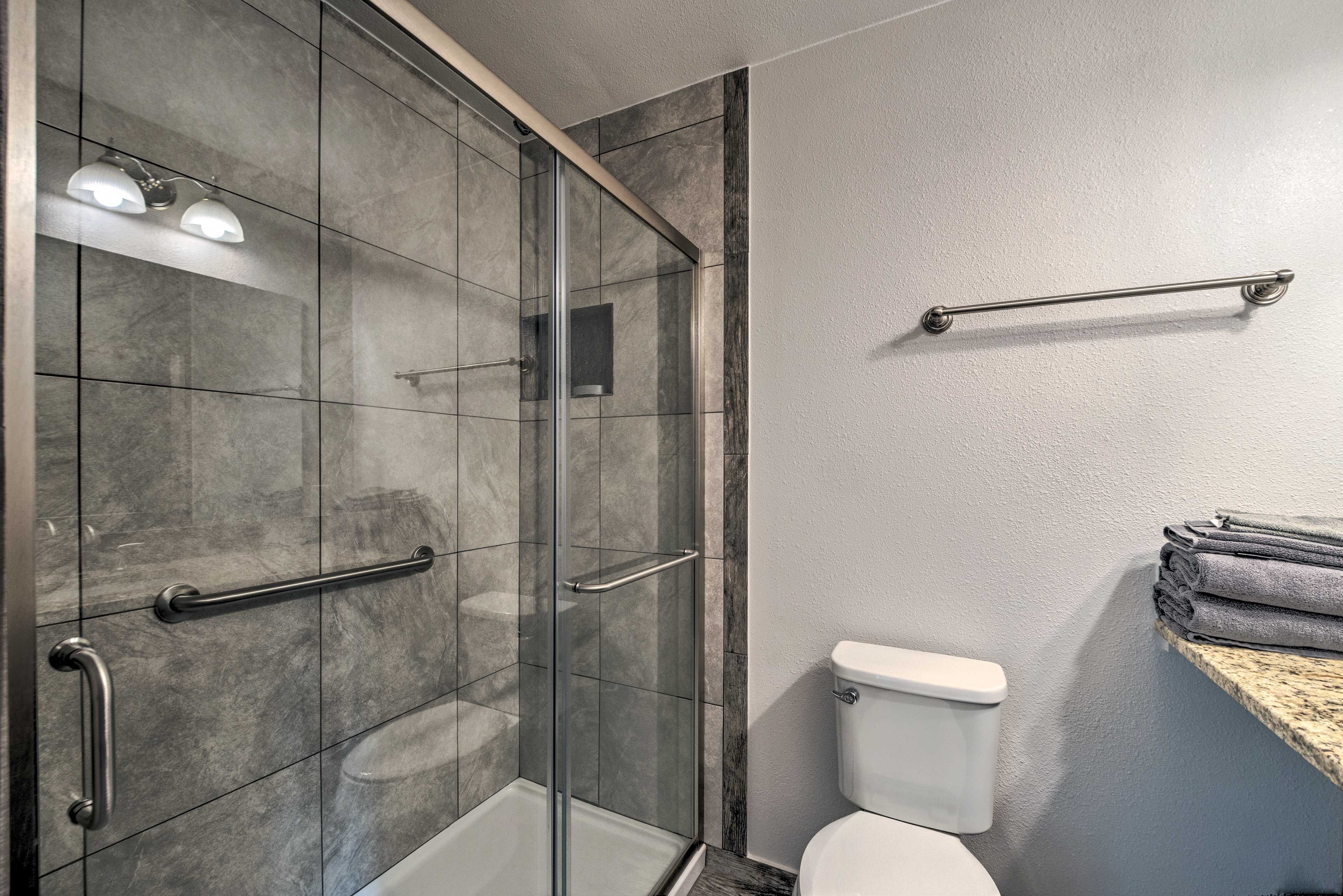 Full Bathroom | Towels & Linens Provided
