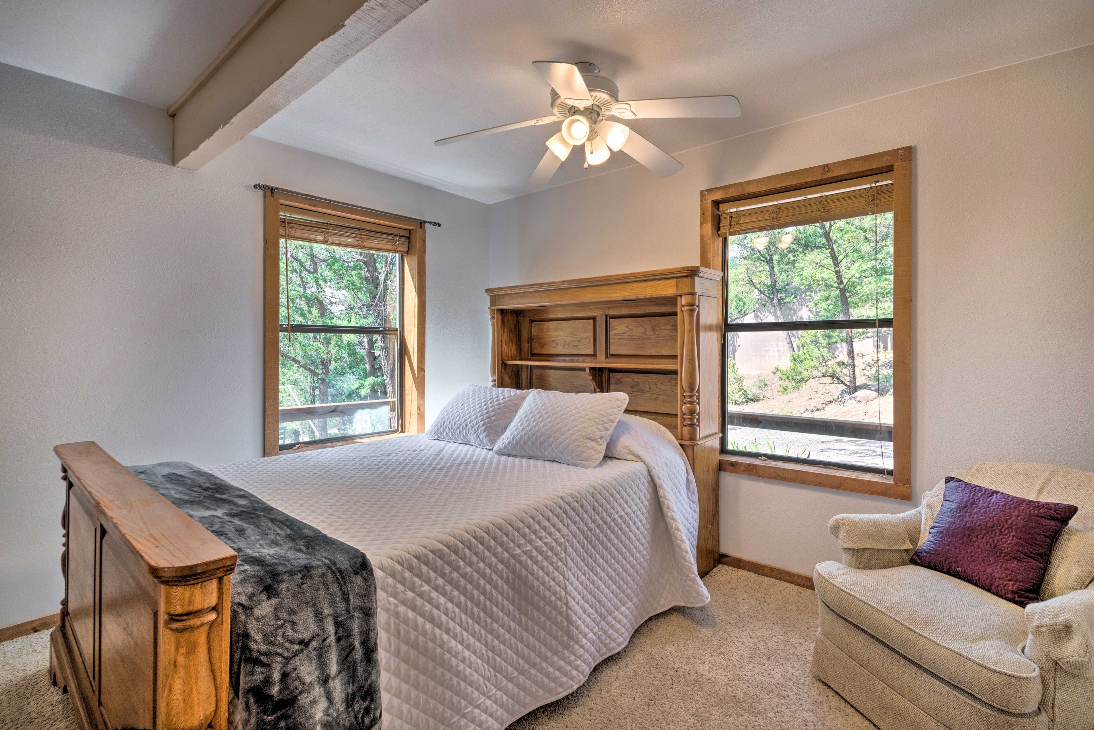 Bedroom 2 | Queen Bed