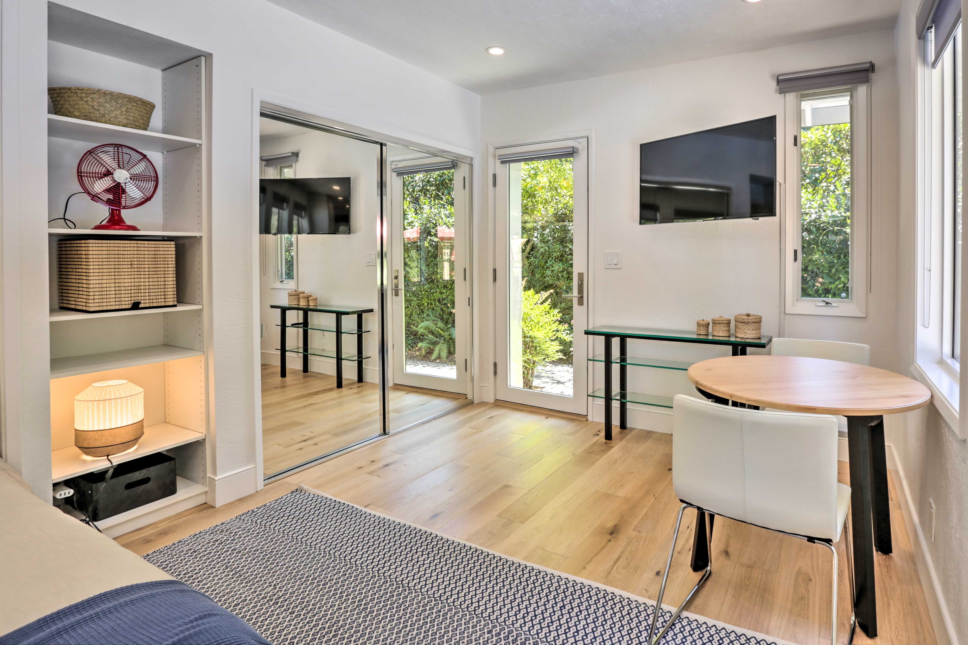 Interior | Open Floor Plan | Free WiFi