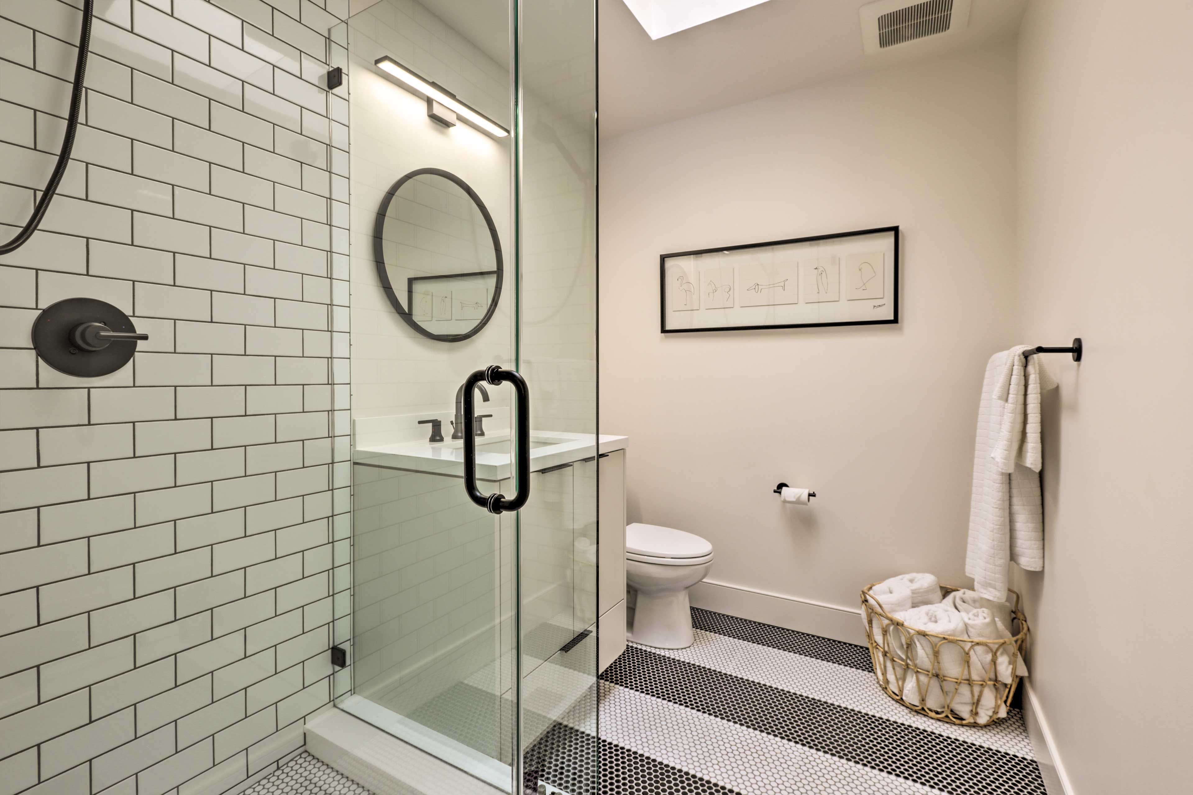Full Bathroom | Towels & Linens Provided