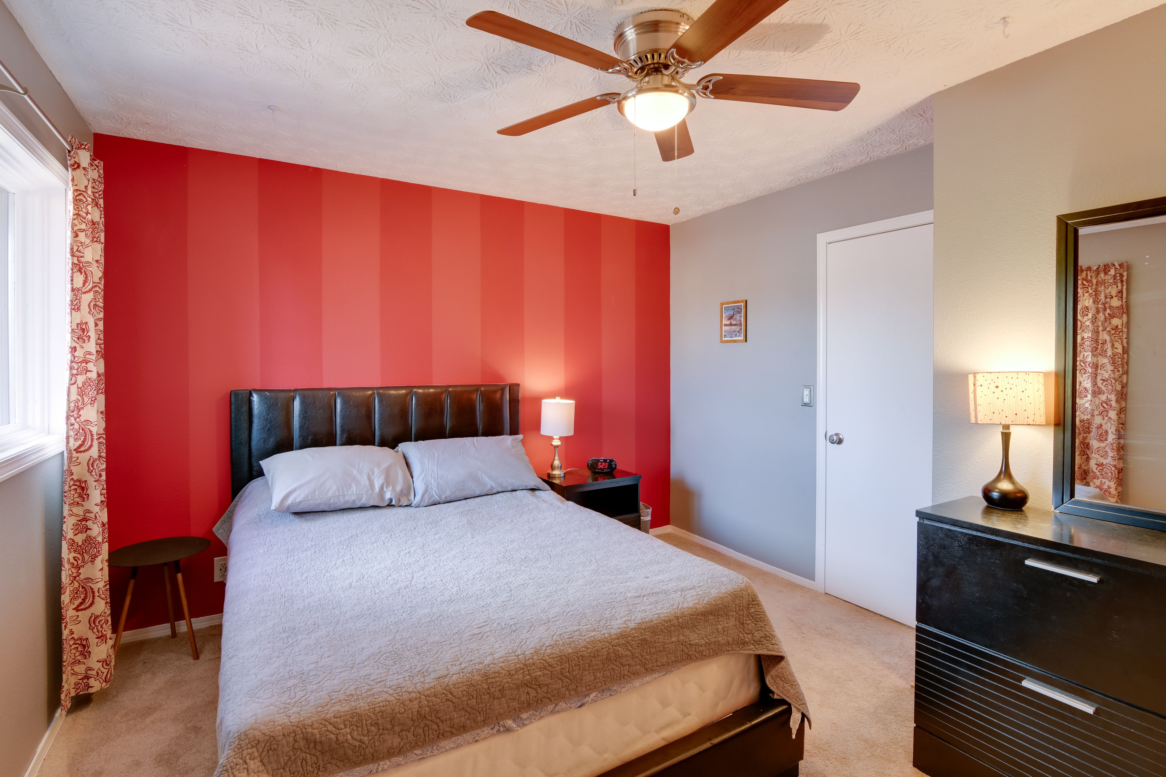 Bedroom 2 | 2nd Floor | Queen Bed