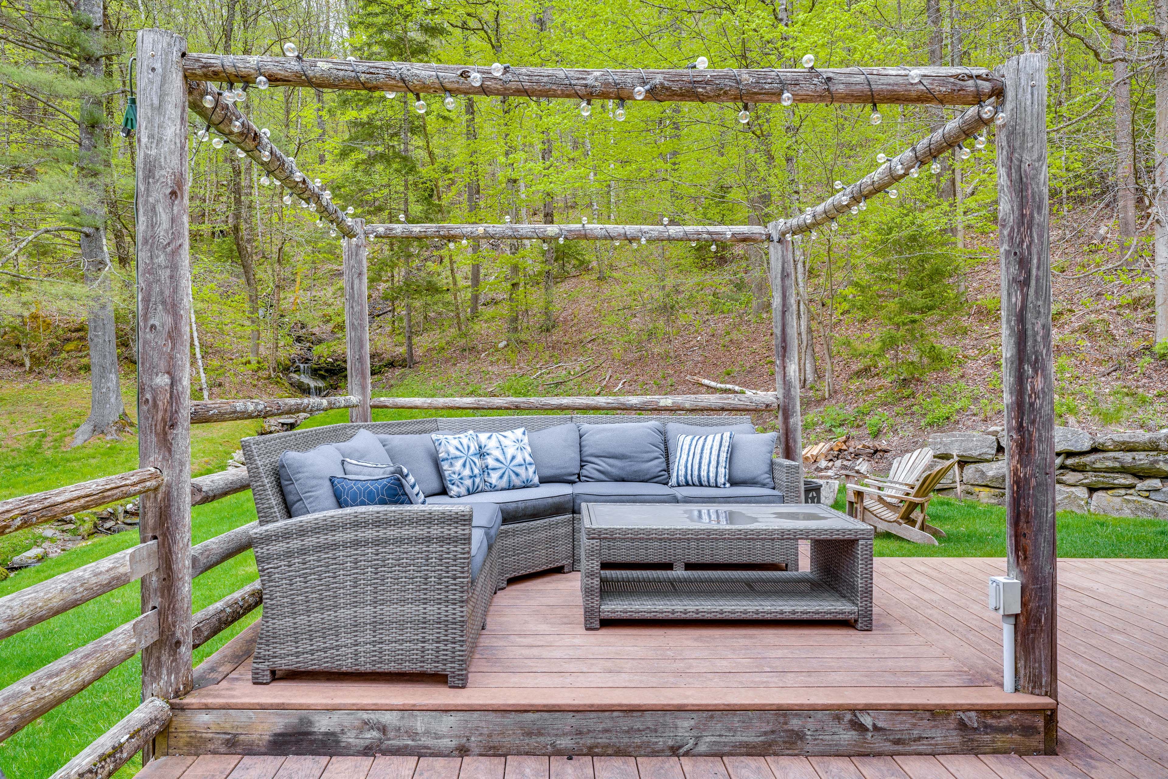 Deck | Outdoor Dining Area