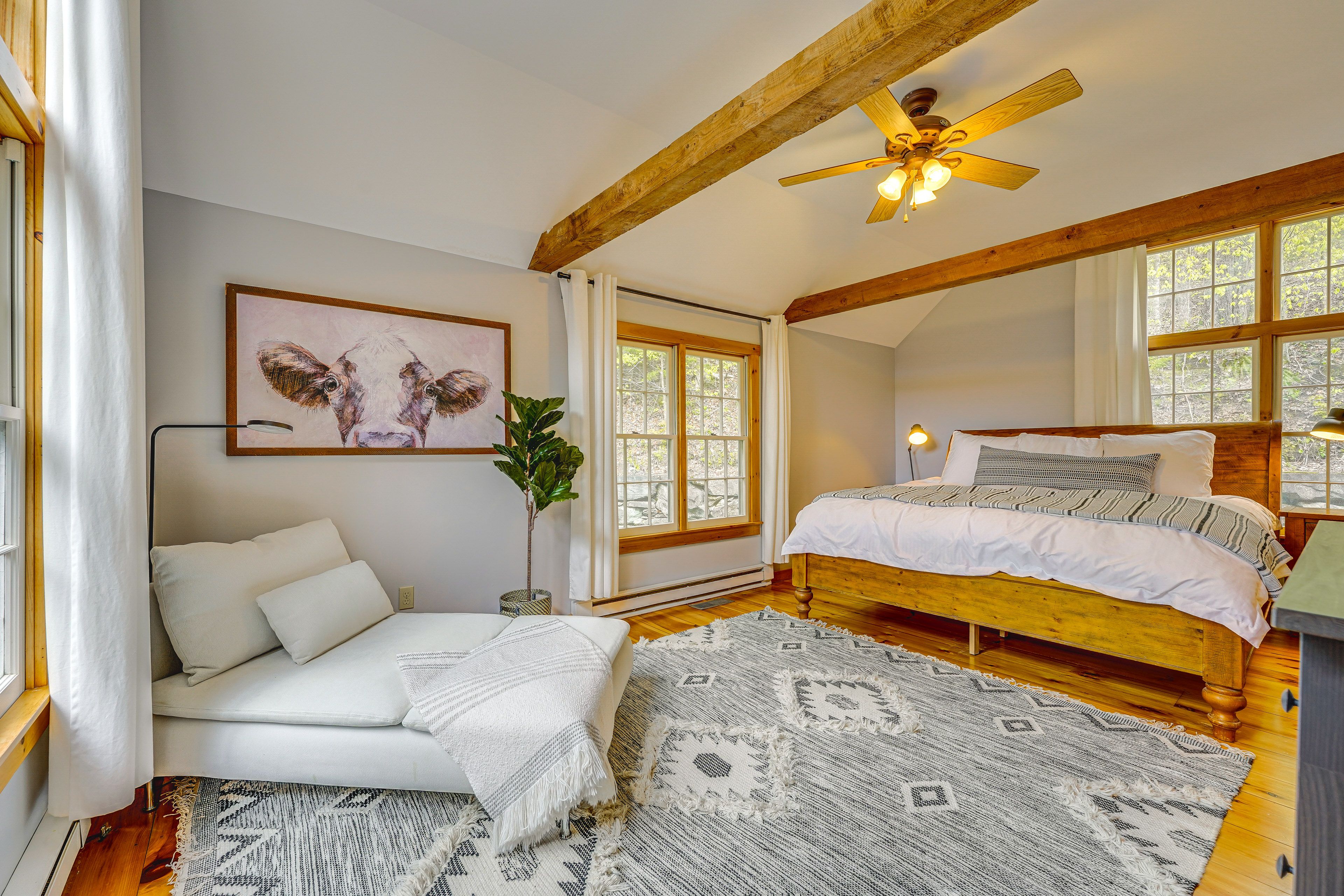 Bedroom 1 | 1st Floor | King Bed | Linens Provided