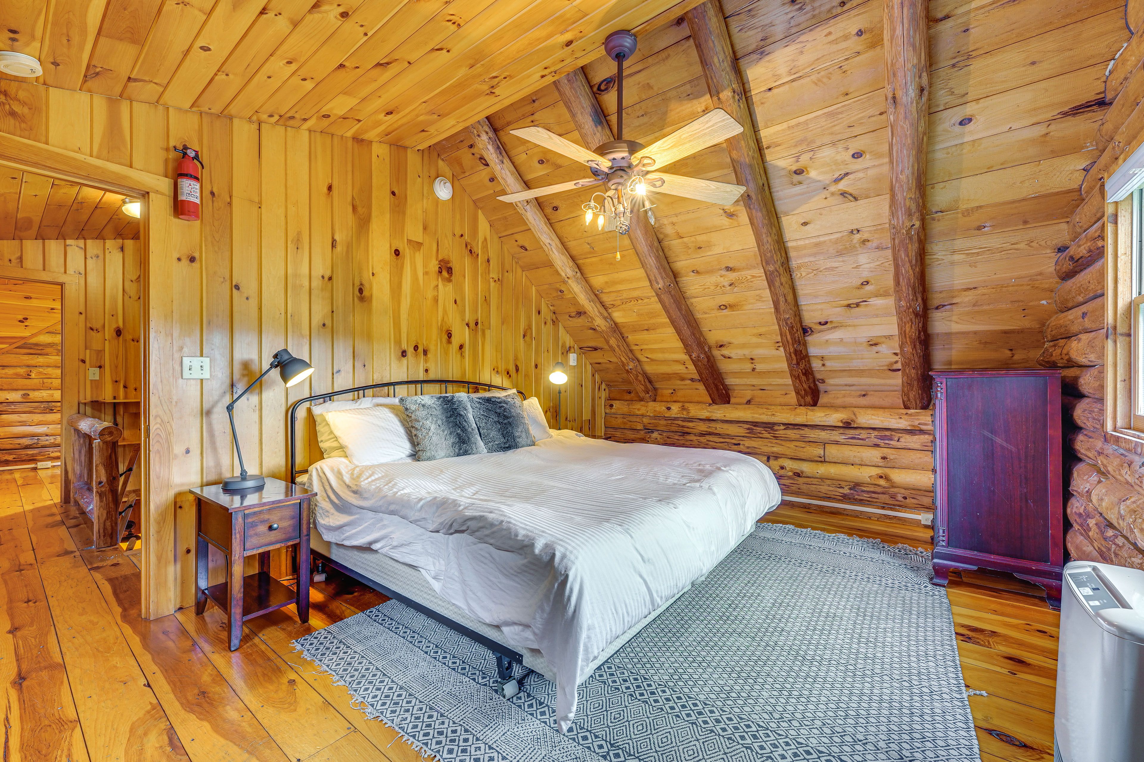 Bedroom 2 | 1st Floor | King Bed