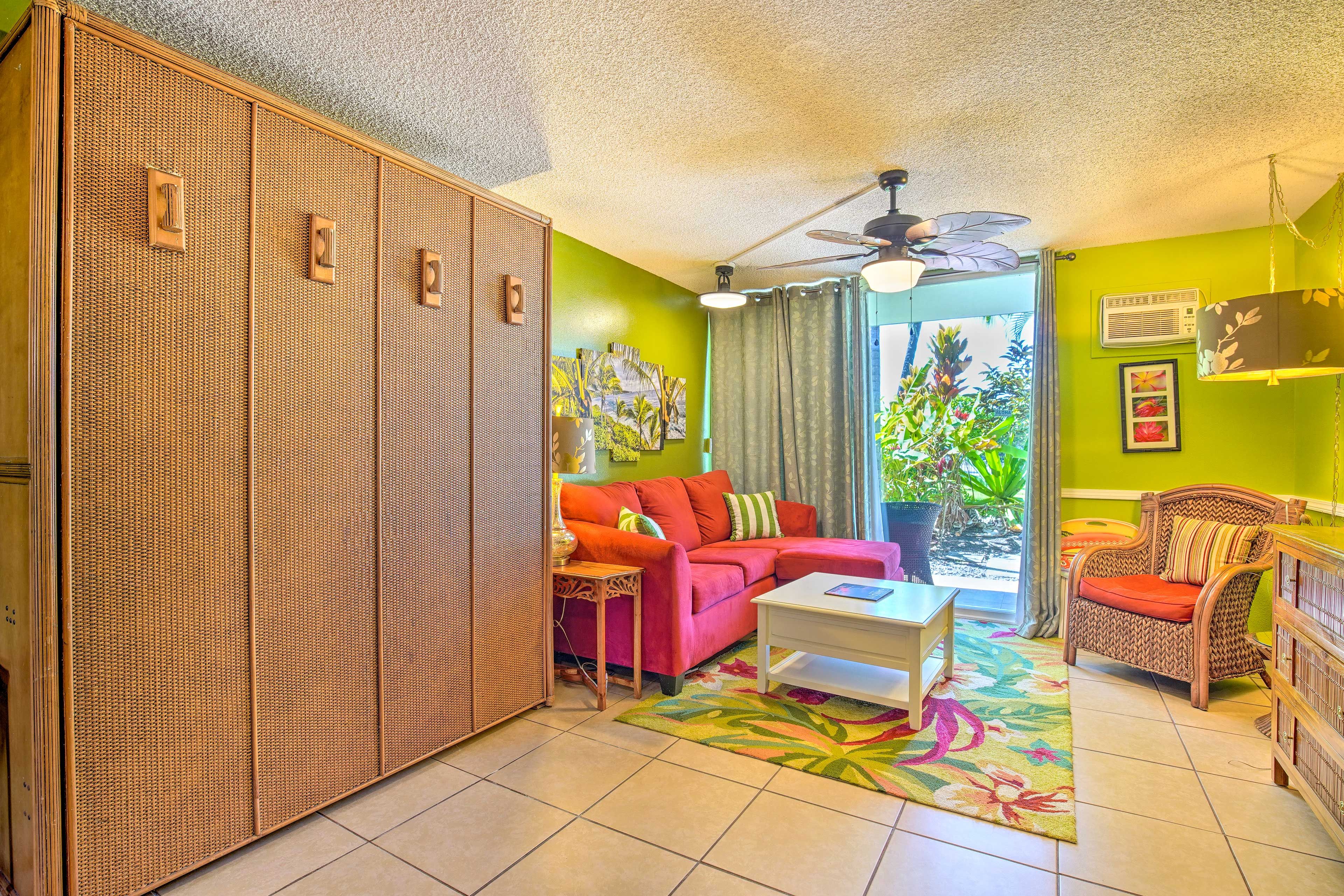 Studio | Queen Murphy Bed
