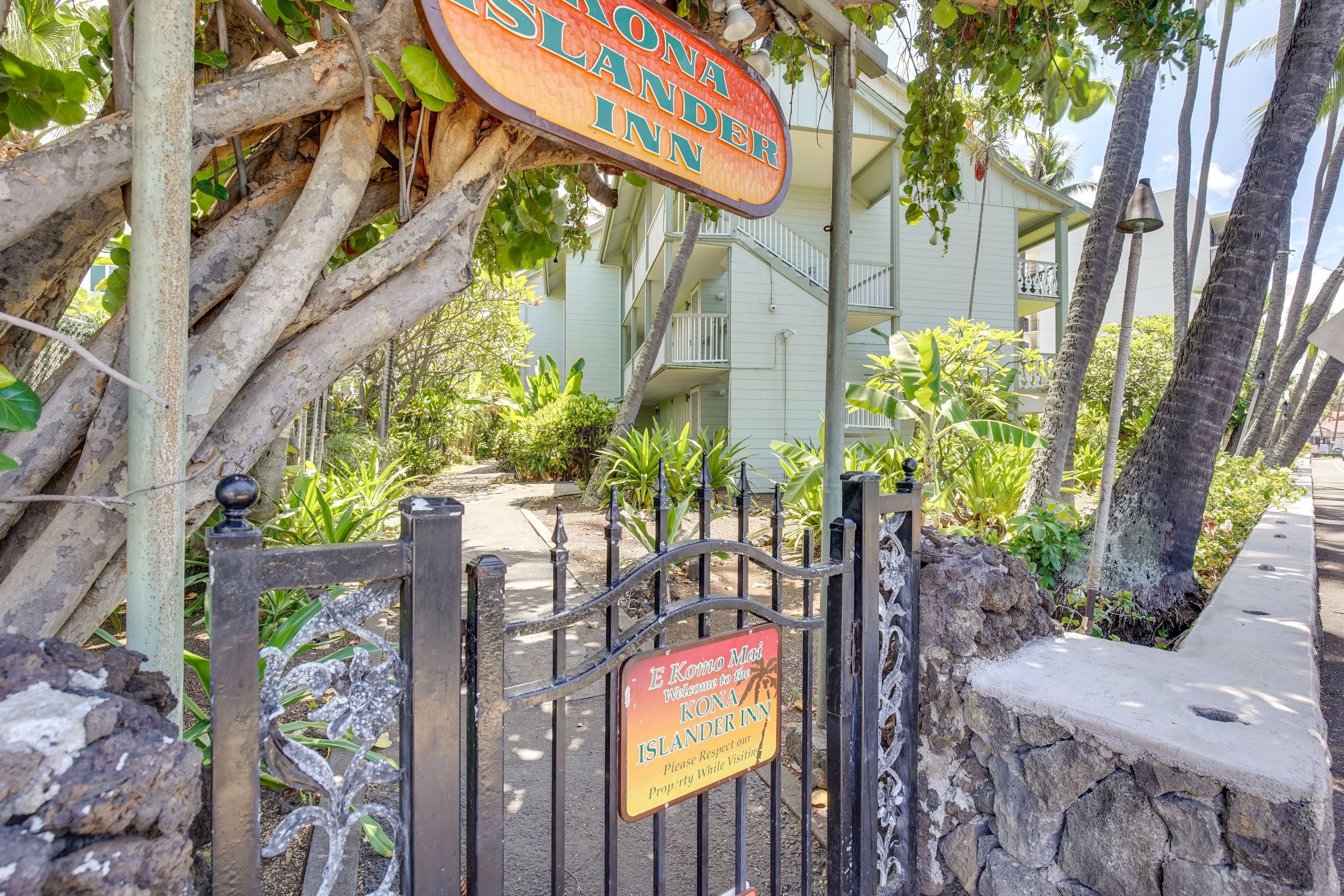 Exterior | Off-Street Parking