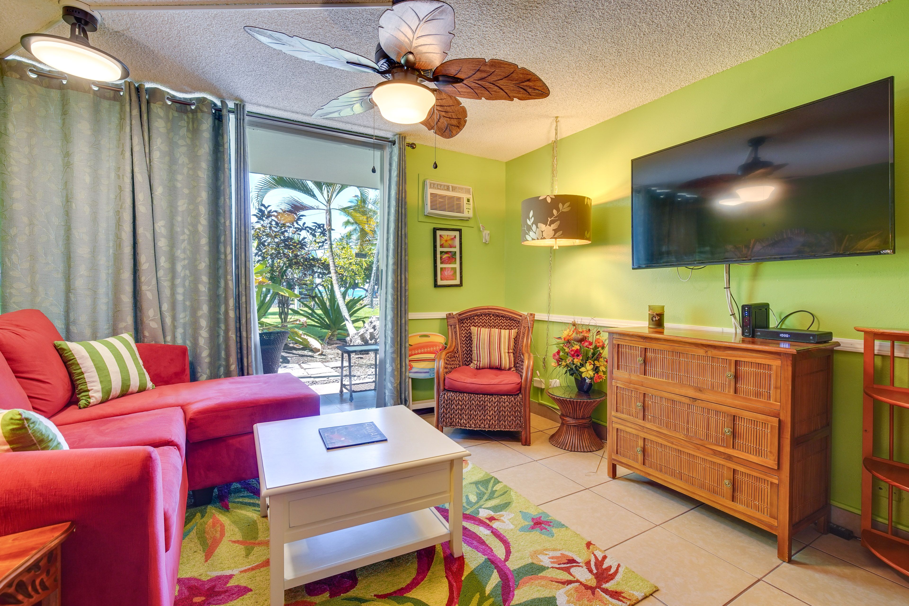 Kailua-Kona Vacation Rental | Studio | 1BA | 375 Sq Ft | Stairs Required