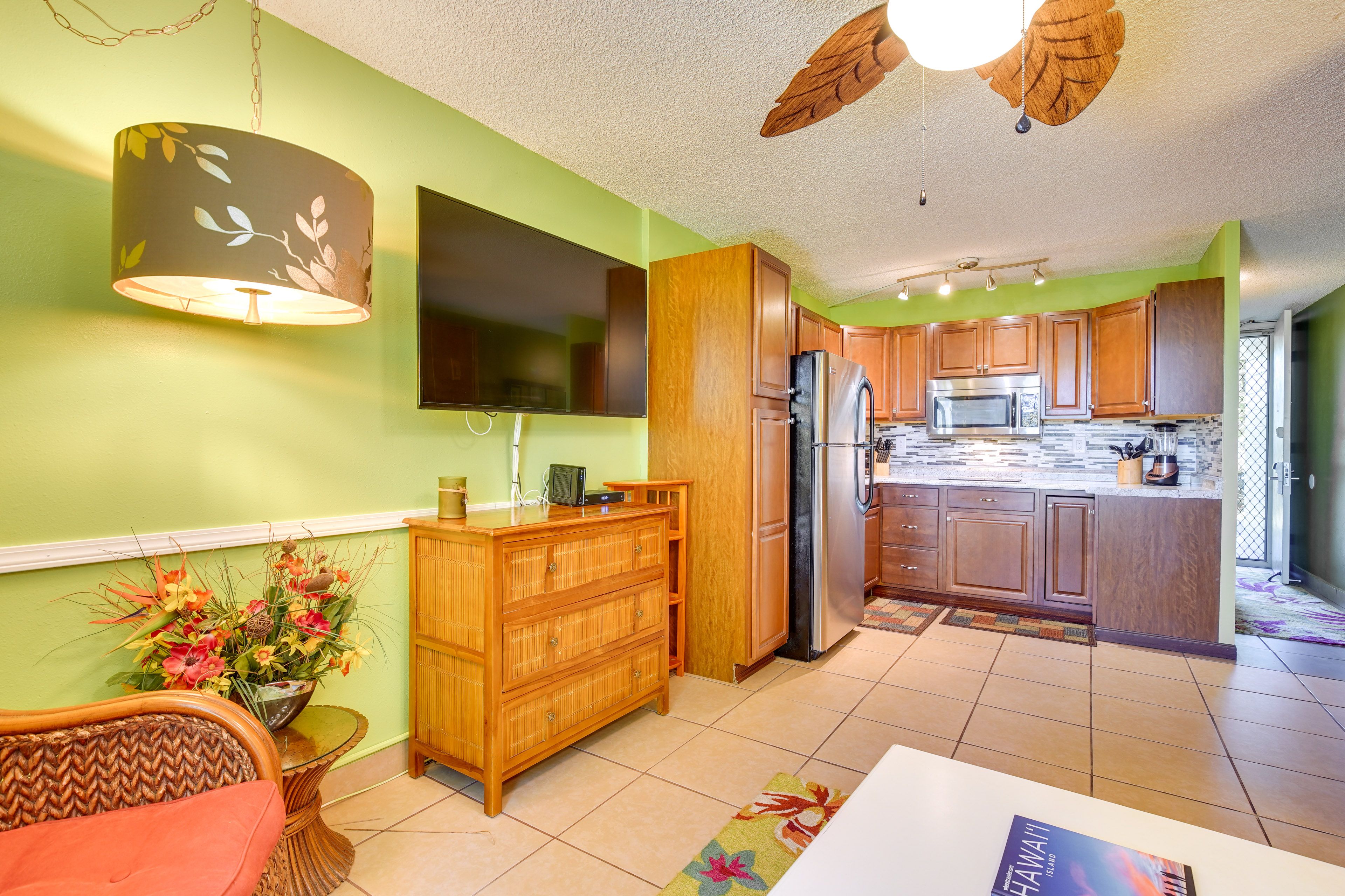 Living Area | Free WiFi | Smart TV