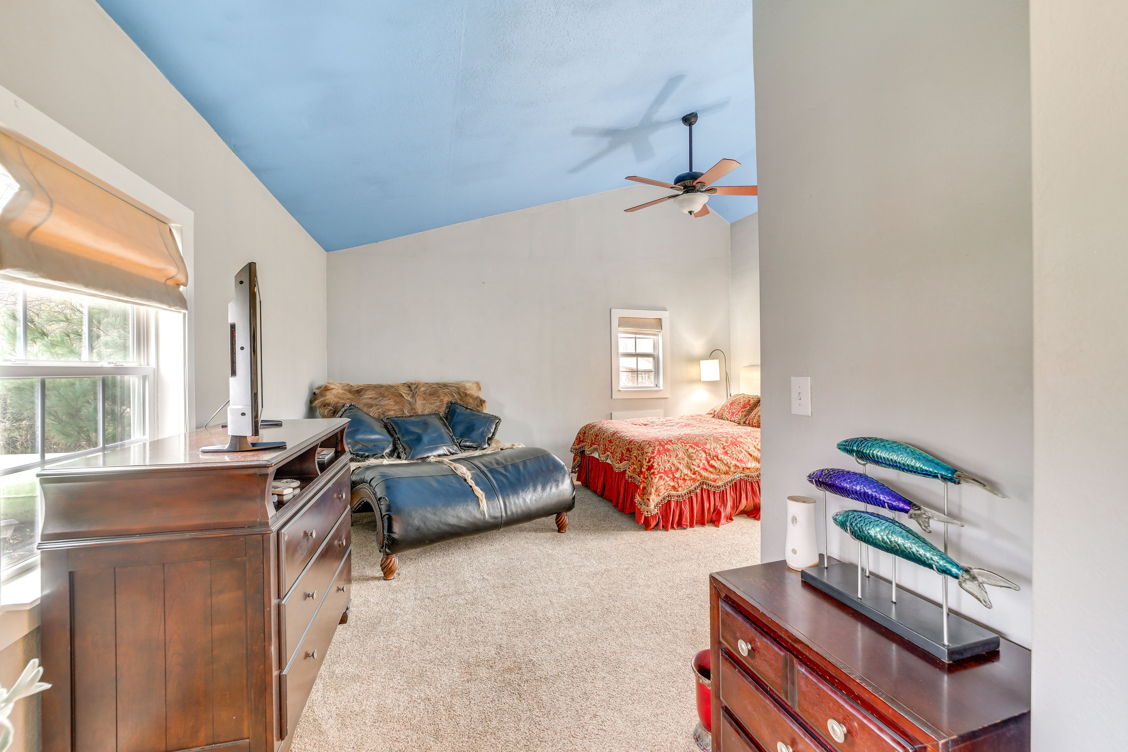 Bedroom | Queen Bed