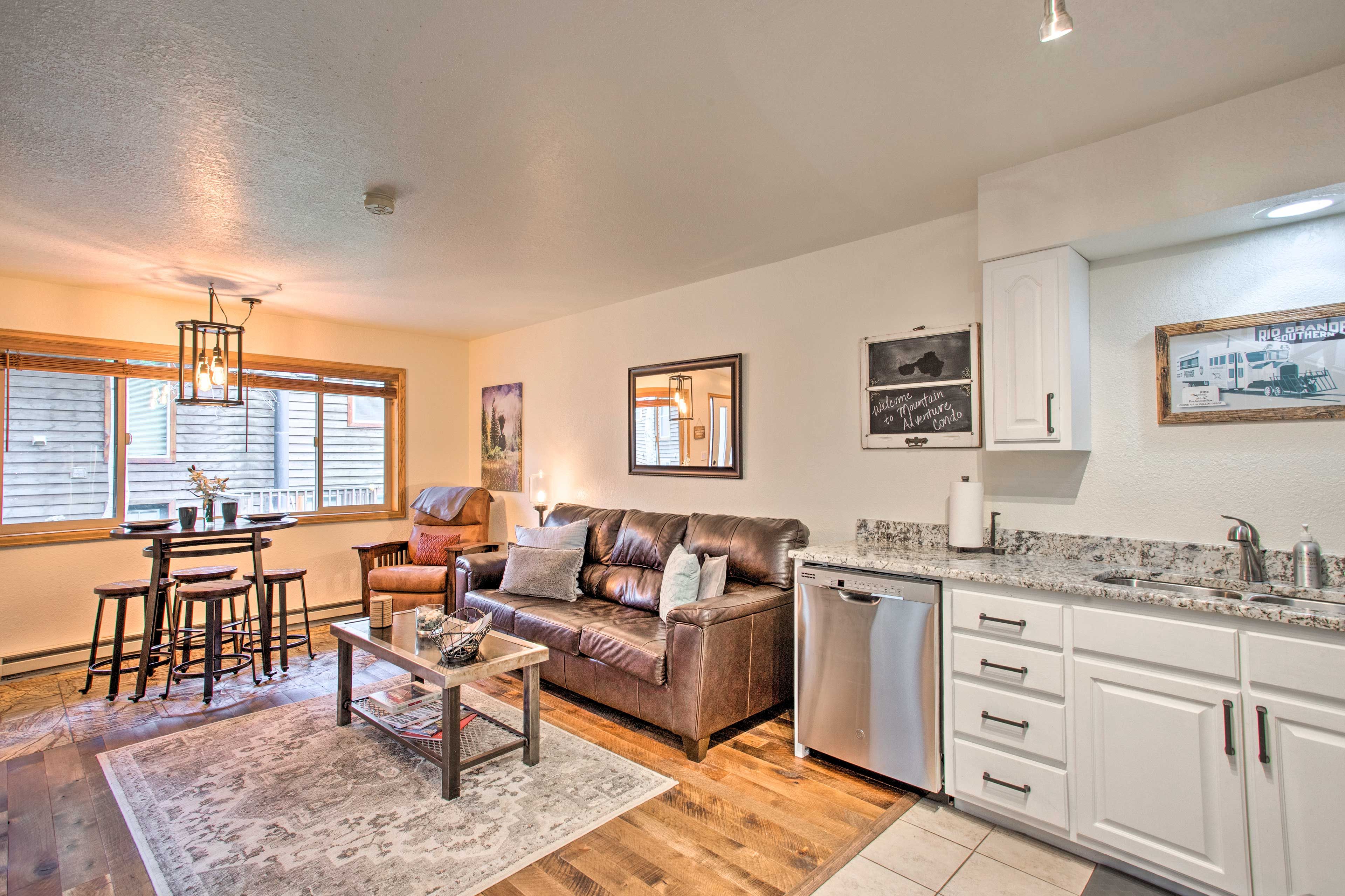 Living Room | Fully Equipped Kitchen | Free WiFi