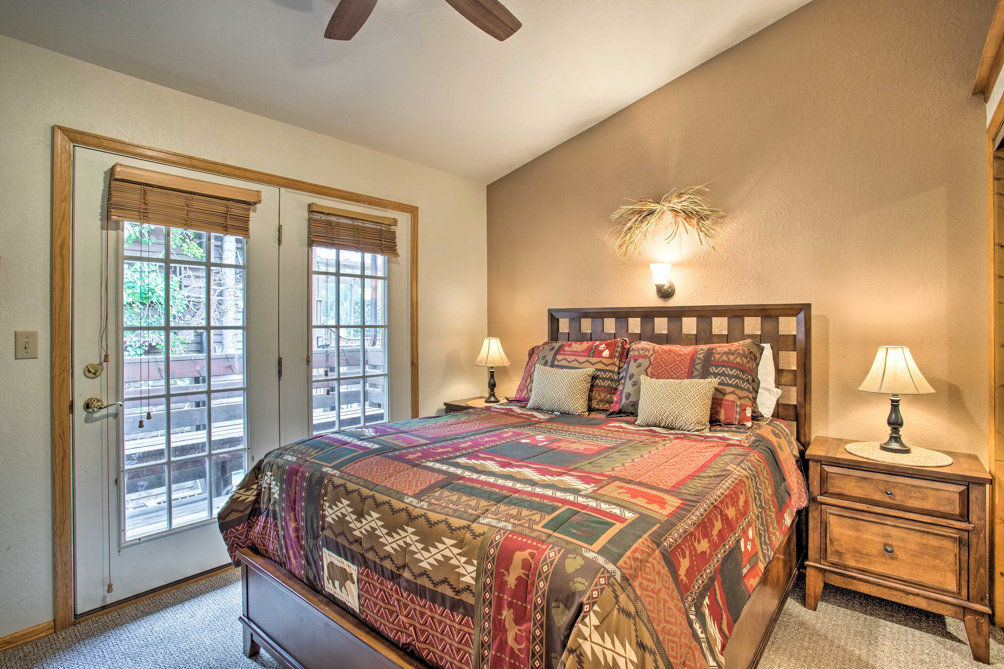 Bedroom 1 | Queen Memory Foam Bed | Linens Provided