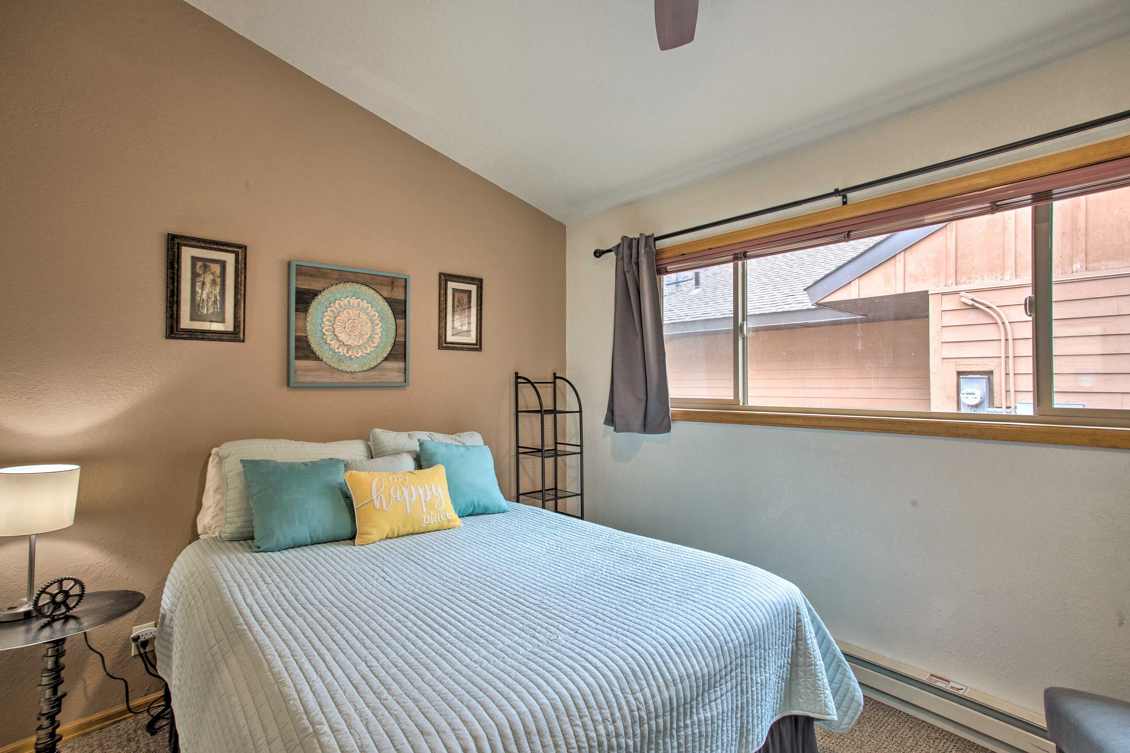 Bedroom 2 | Queen Memory Foam Bed