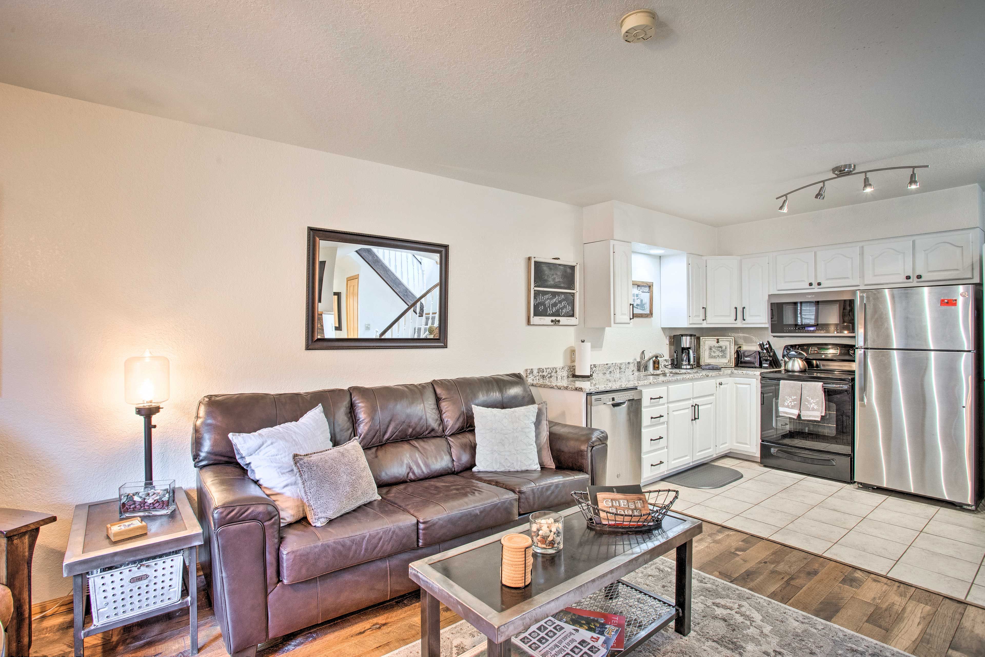 Living Room | Queen Sleeper Sofa