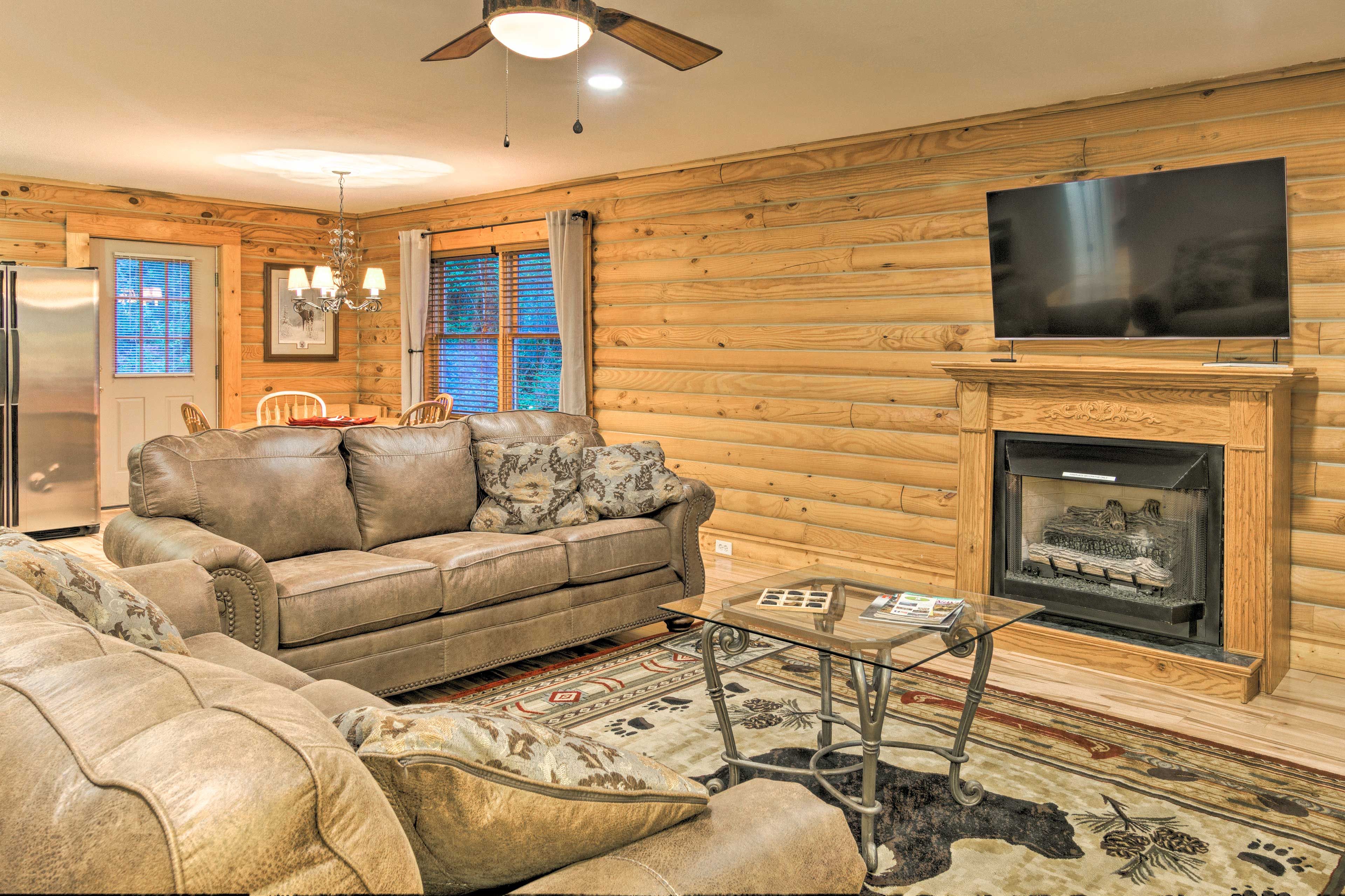 Living Room | Decorative Fireplace | Flat-Screen TV