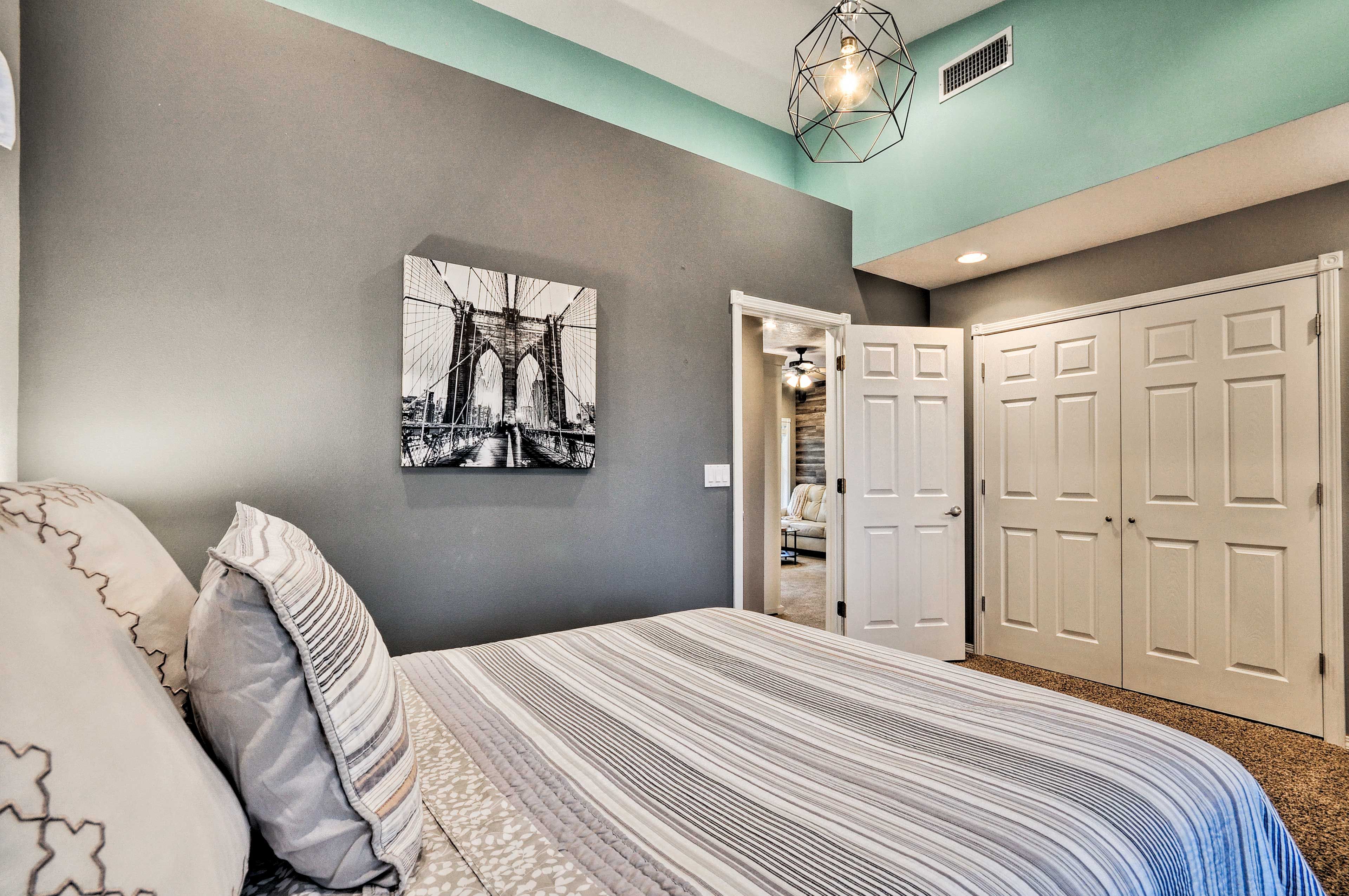Bedroom 2 | Queen Bed