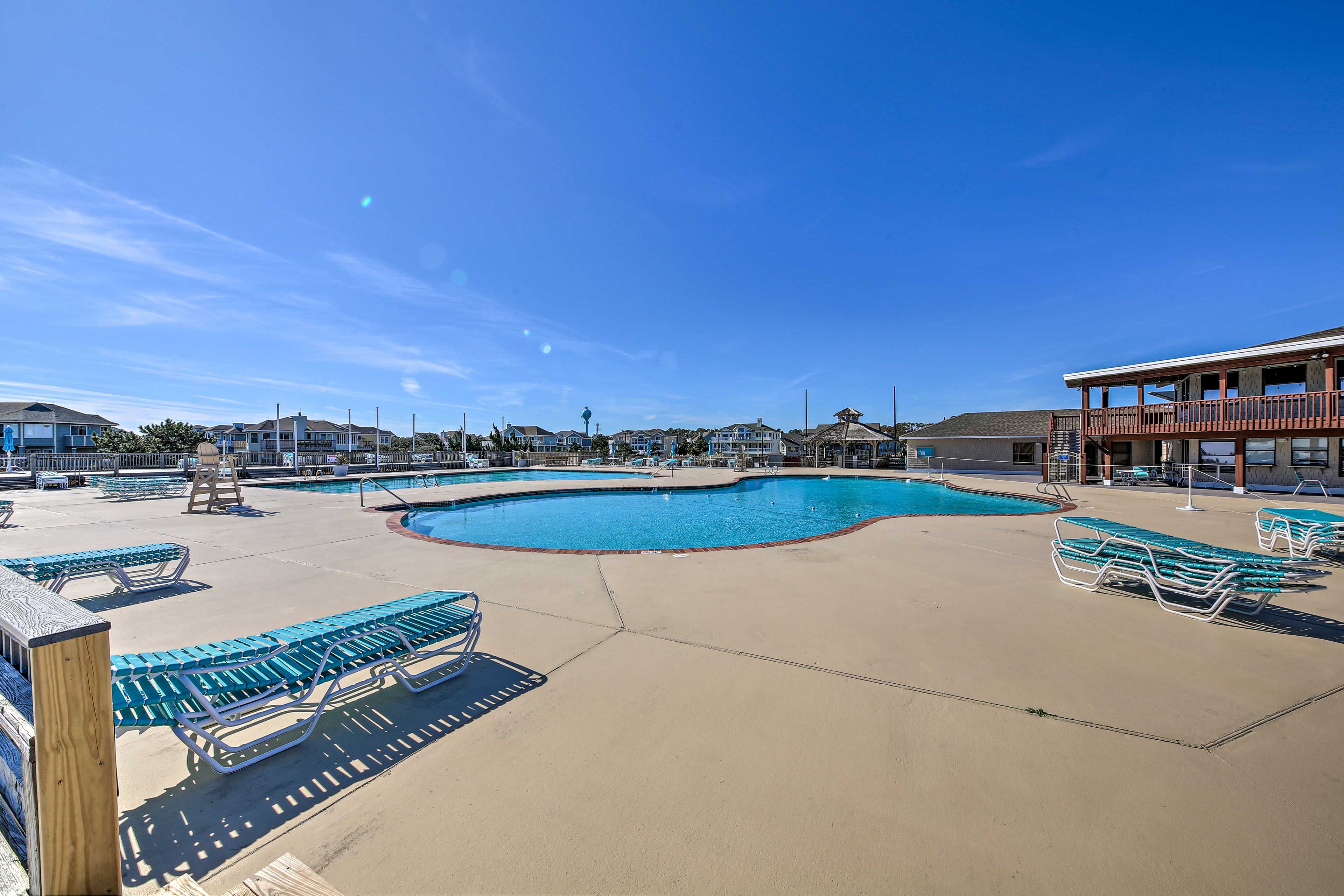Community Amenities | Pool