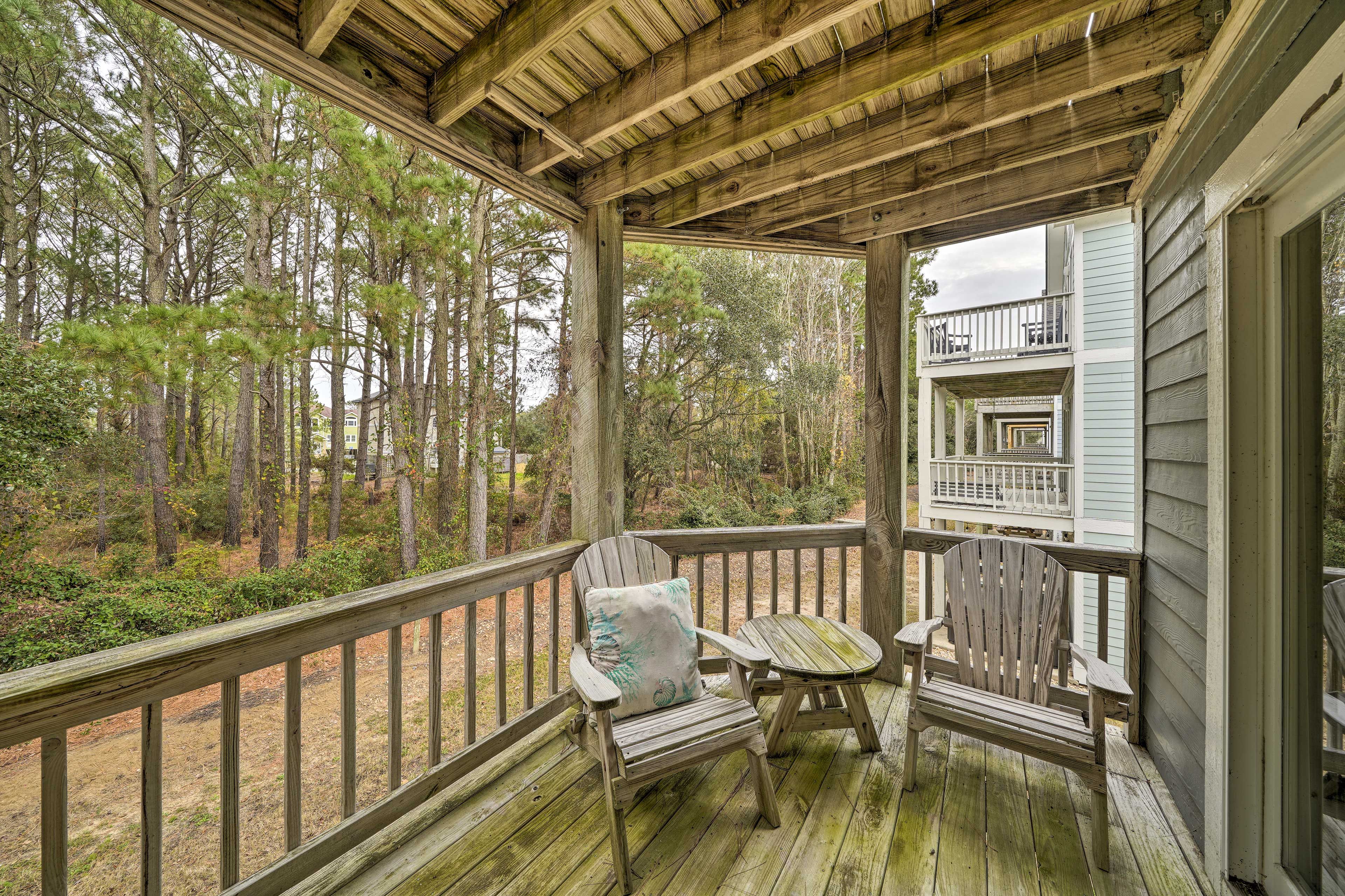 Covered Deck | Outdoor Dining