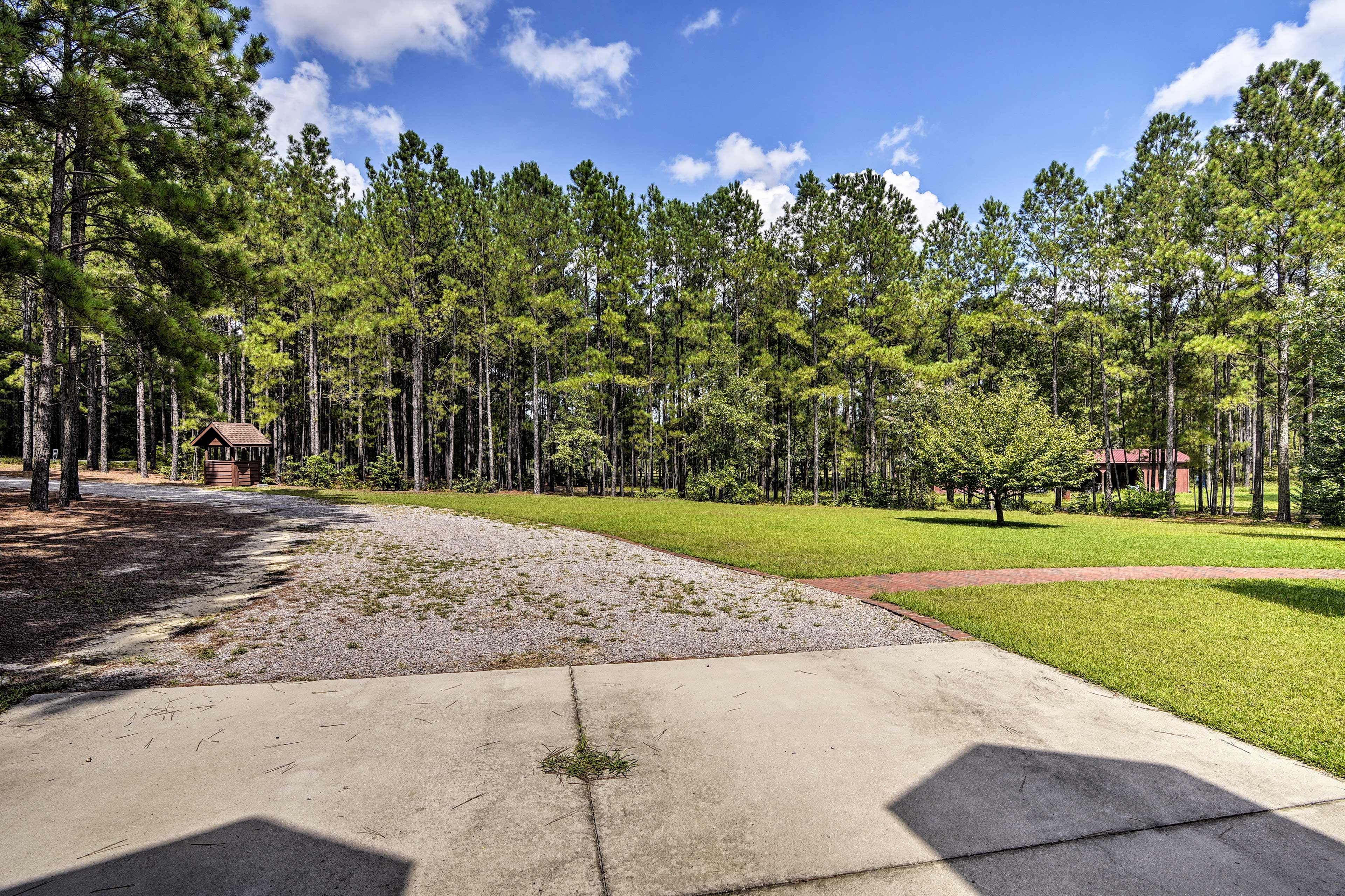 Pinehurst is just 11 miles away.
