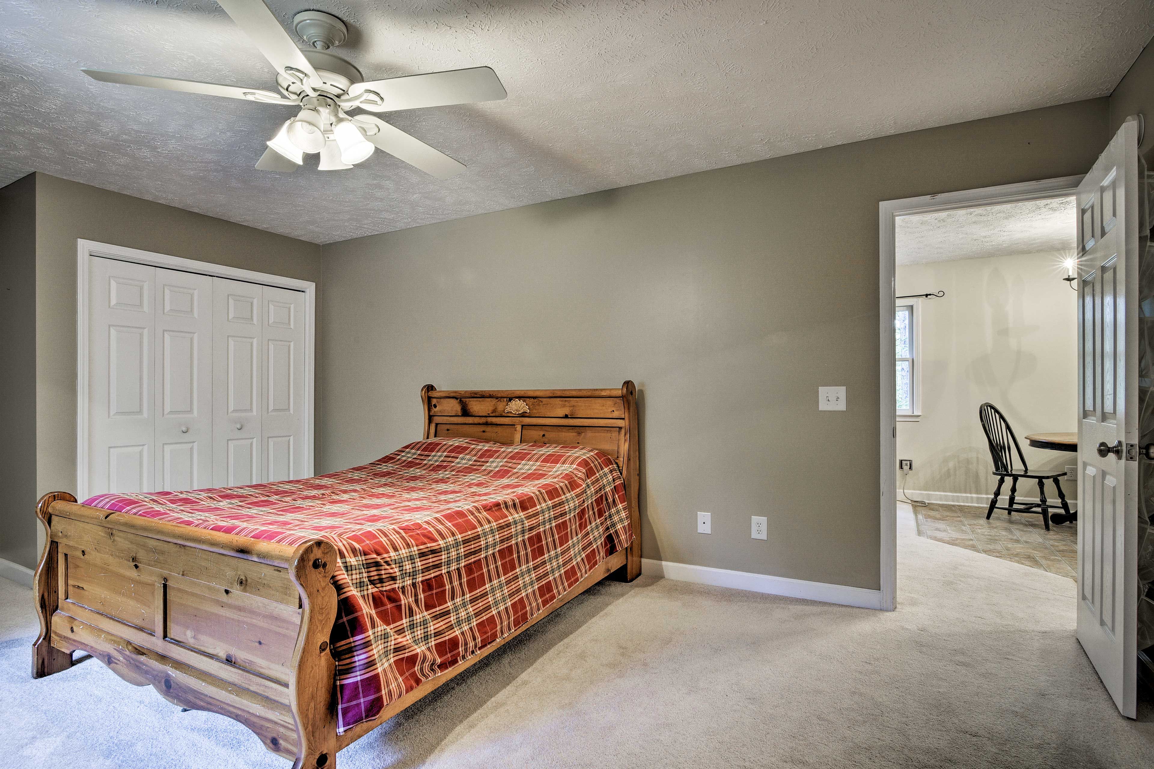 Two guests can stay in this bedroom.