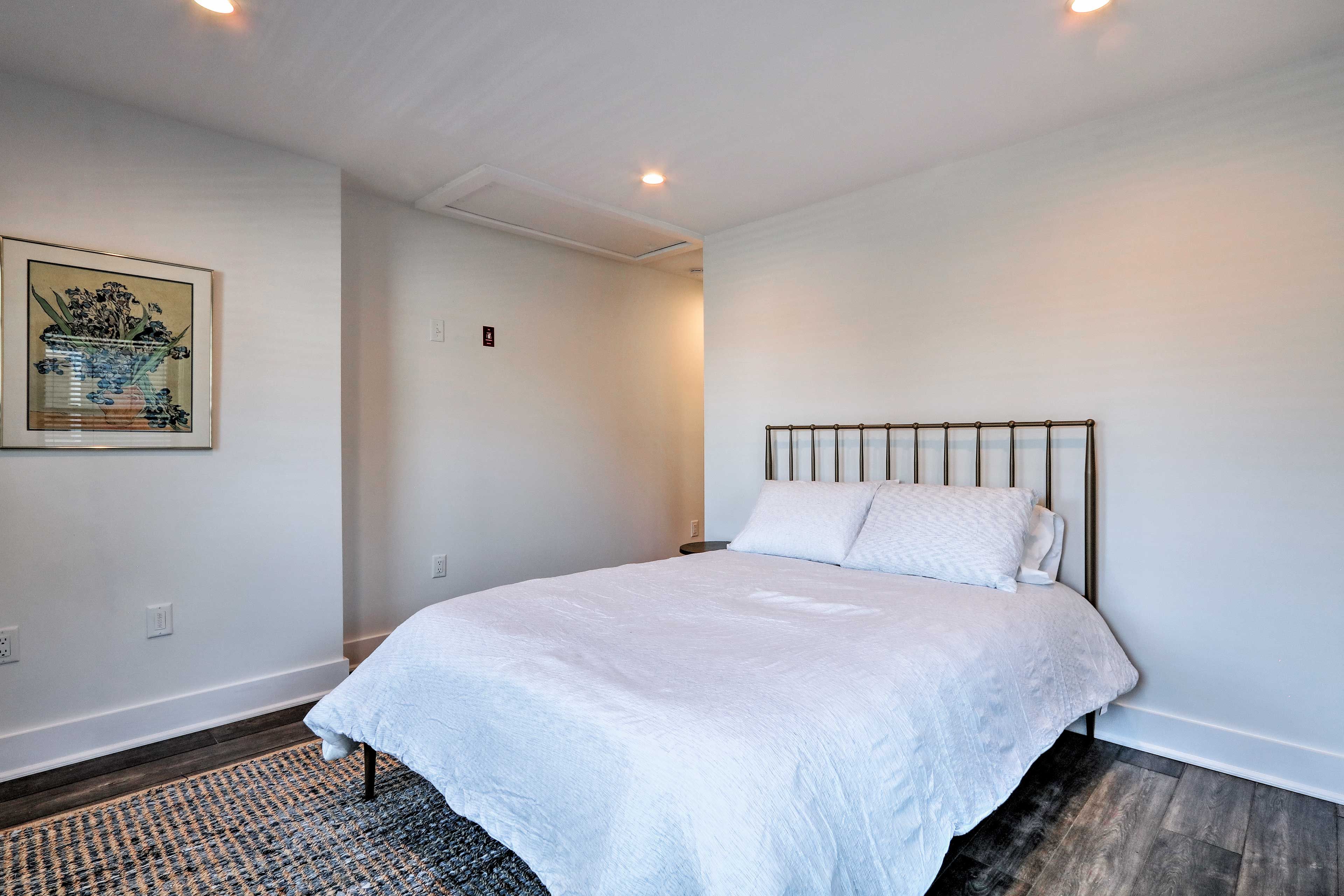 Bedroom 4 | Queen Bed