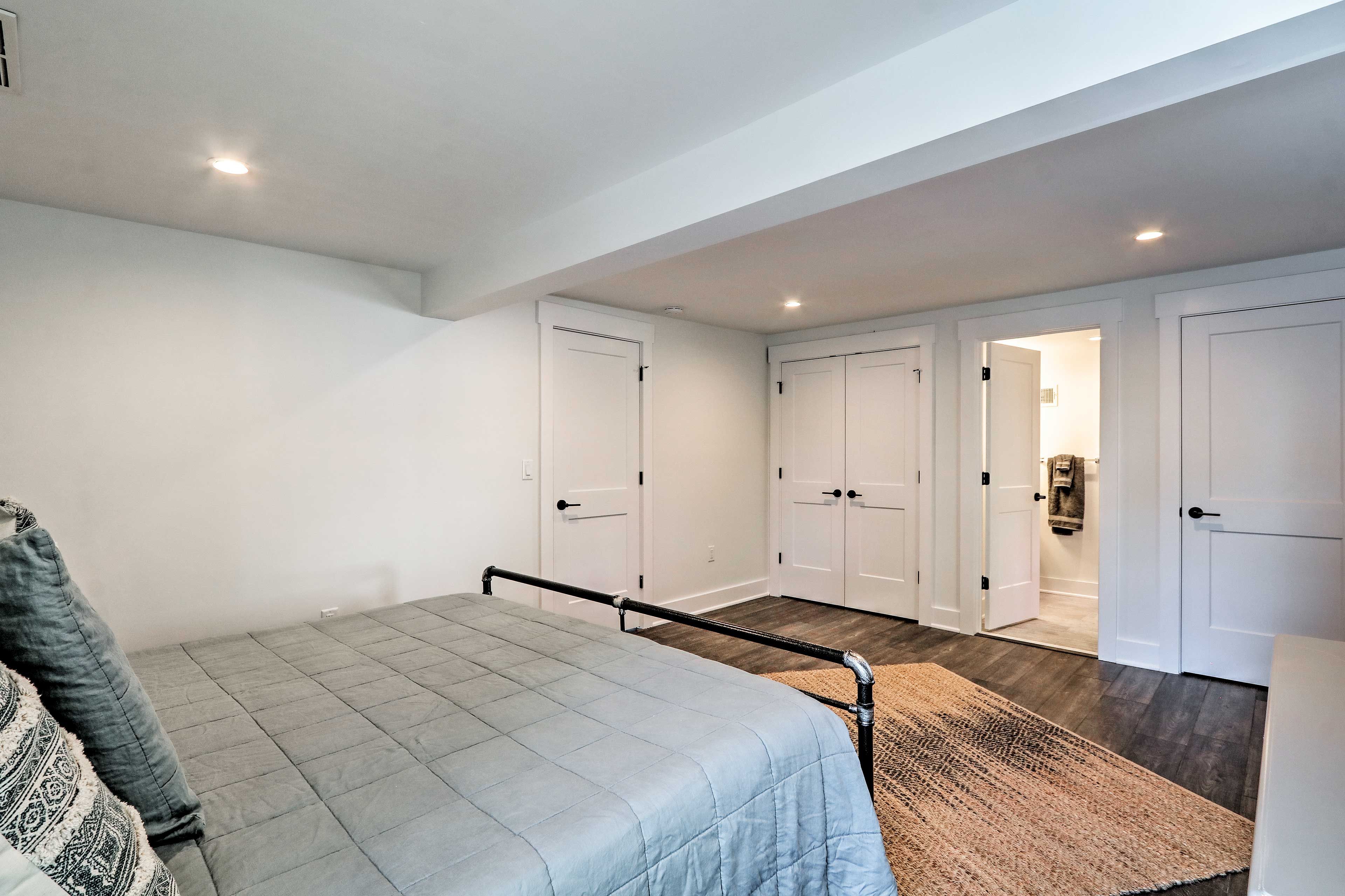 Bedroom 2 | En-Suite Bathroom