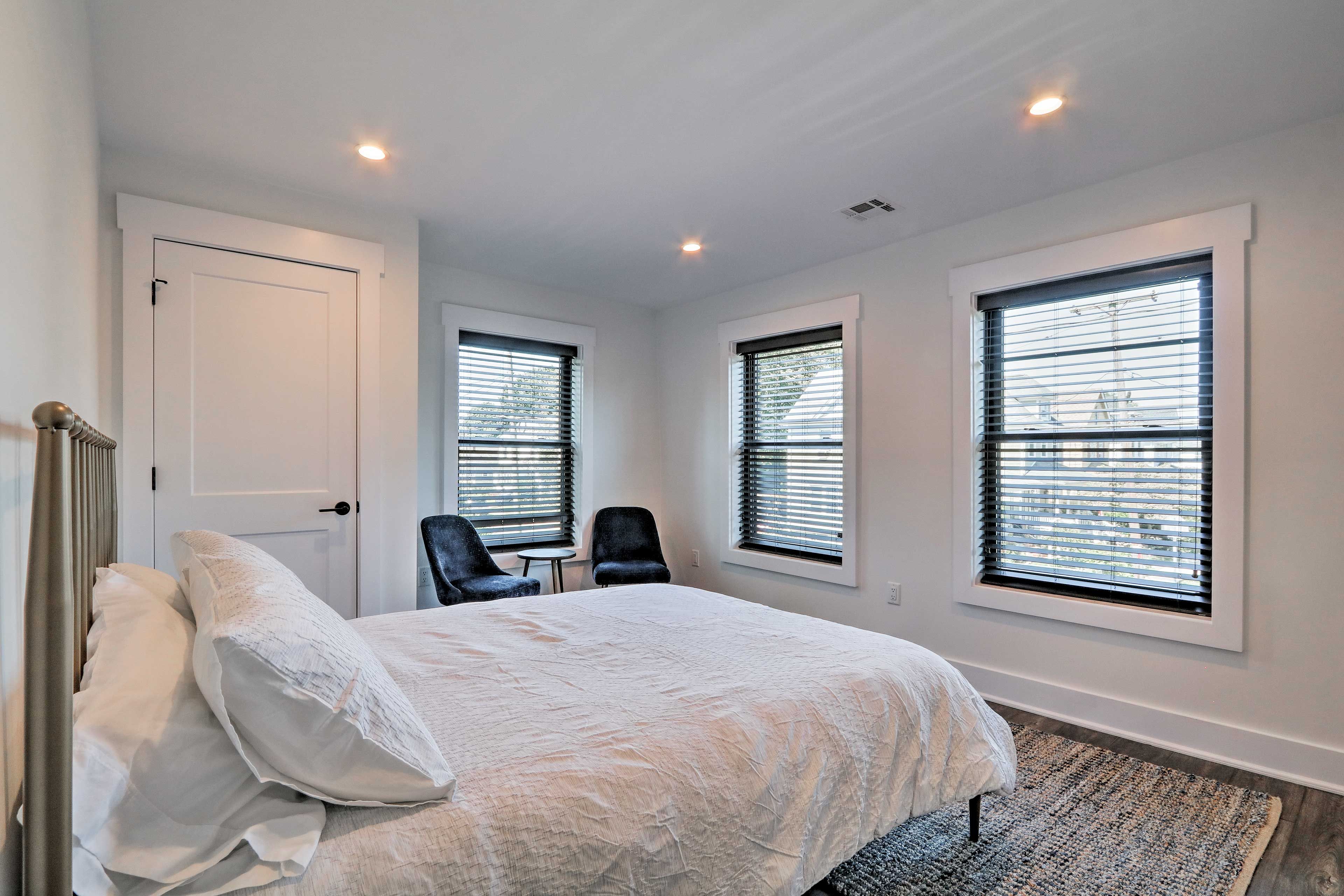Bedroom 4 | Queen Bed